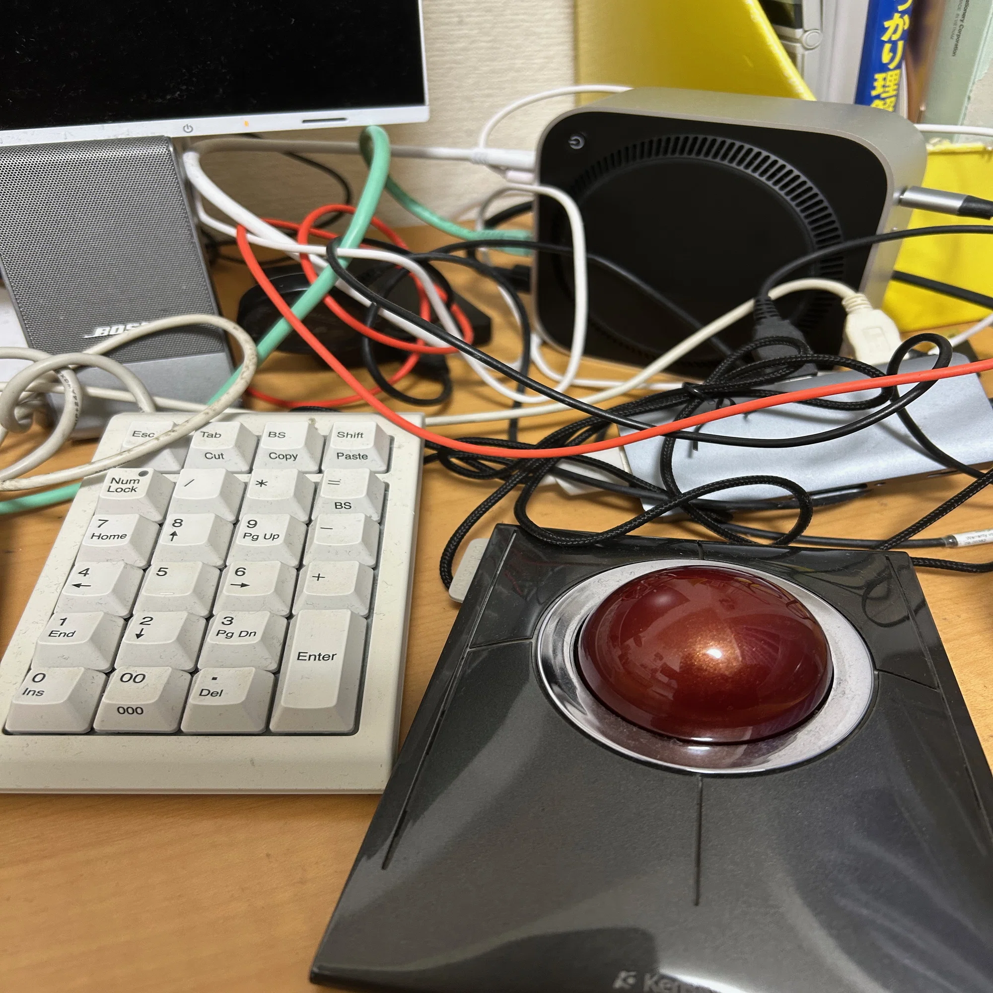 Mac mini M4とSatechi Mac mini M4 Stand & Hub with SSD Enclosureへ 