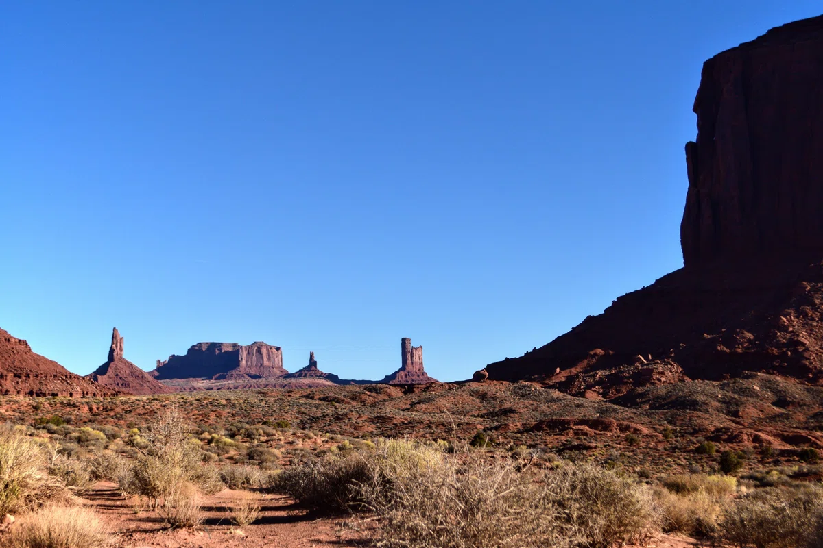 ナバホ族：戦う先住民【アメリカひとり旅③】Navajo Nation｜へいすてぃ