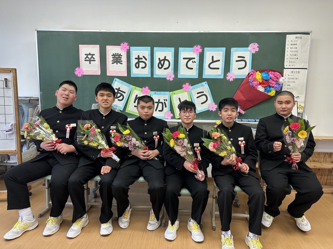 卒業生 国内最大級のファッションショーで卒業生がコレクションを発表