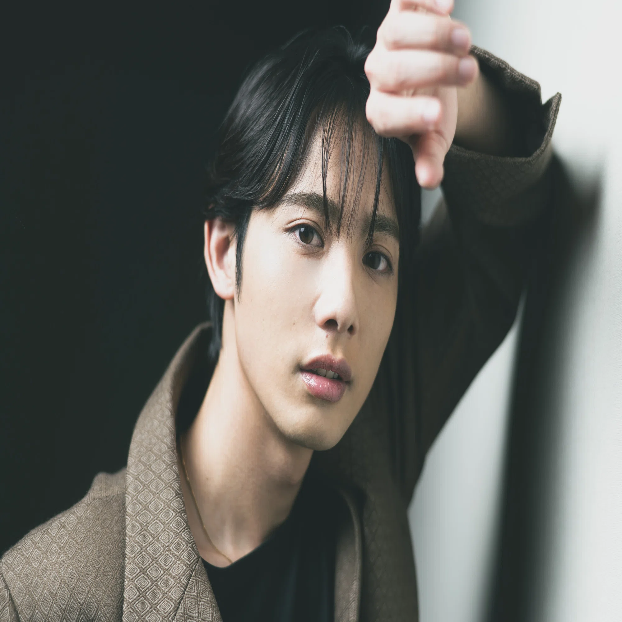 藤林泰也の性格は「悲しいピエロ」！？その理由は…。ハワイから日本に 藤林泰也 ピンチェキ