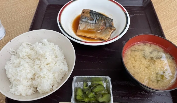 ボートレース戸田フードコート内しぶきの鯖の味噌煮定食