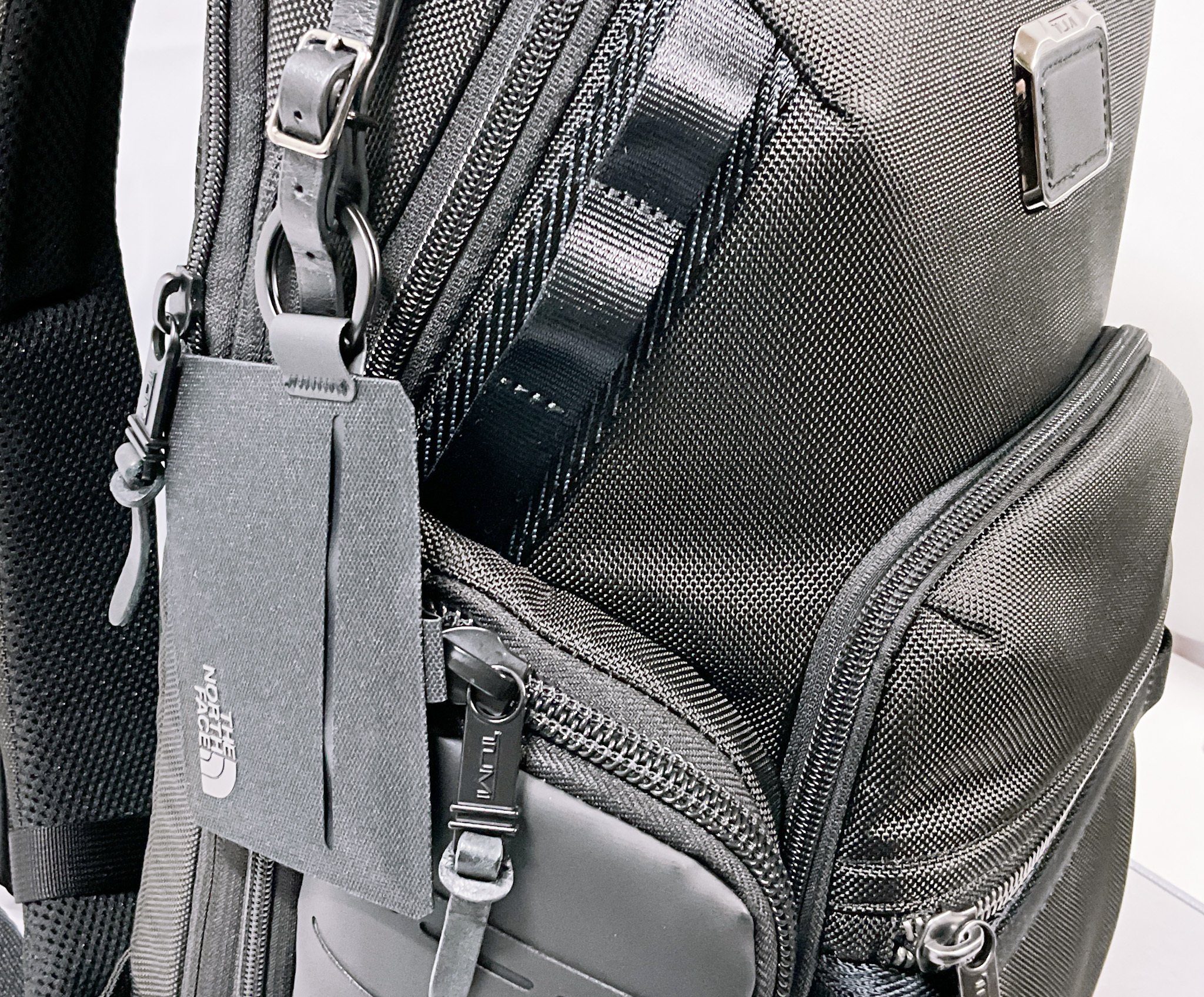 TUMI タグ　他 激レア 完売品 限定 新品 TUMI トゥミ ALPHA シリーズ用