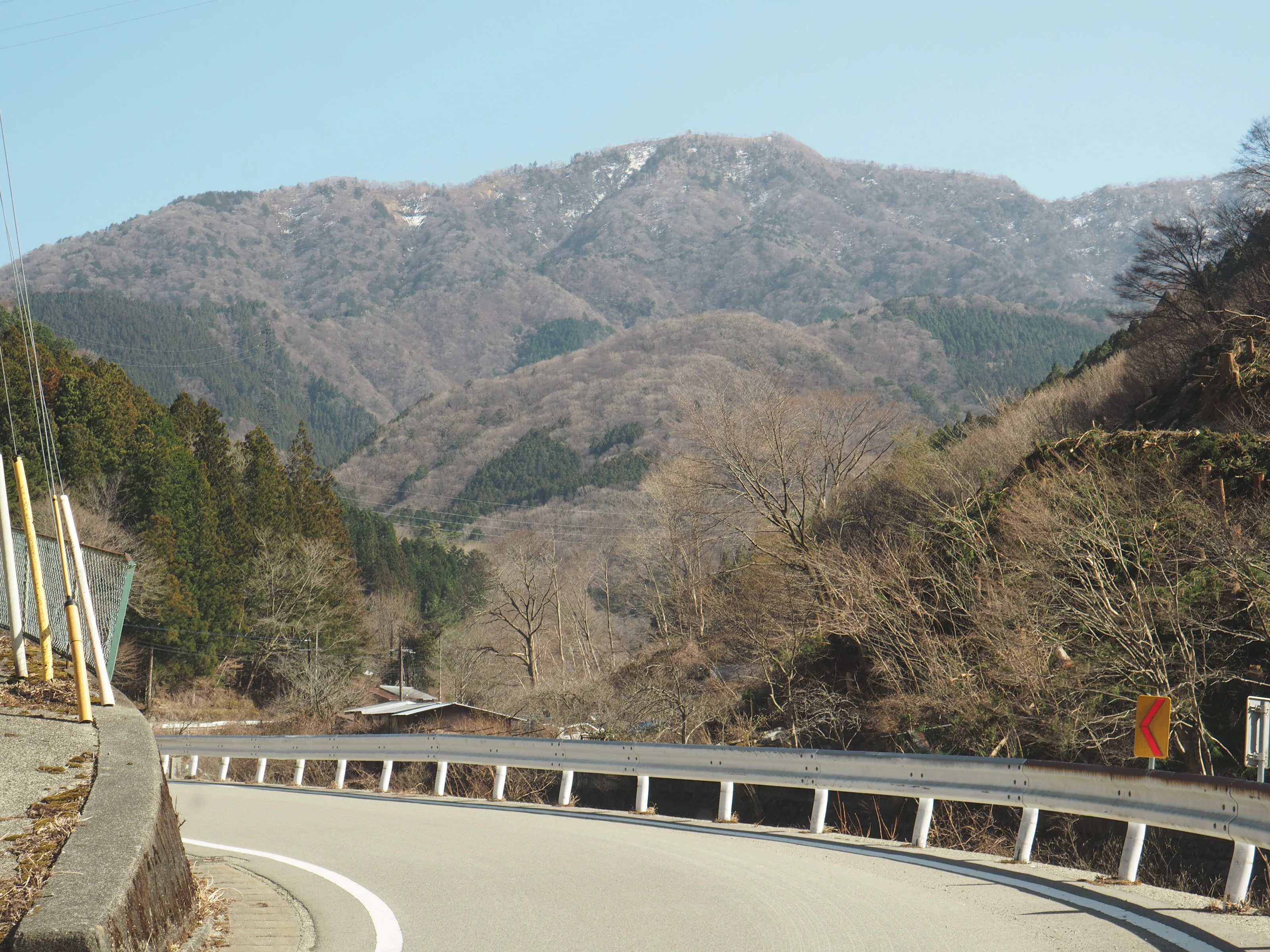 祖谷峡の「かかし村」集落の記憶を語る人形たち｜中山道雄