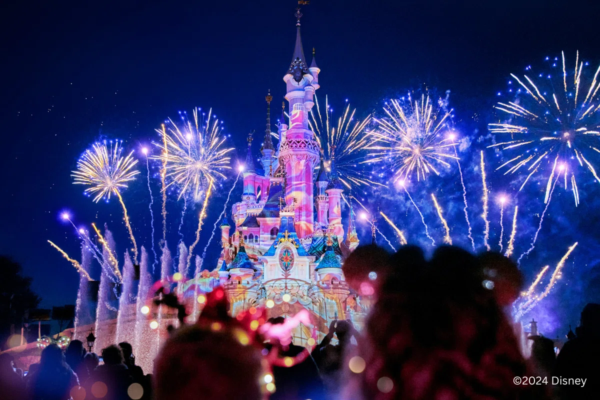 ディズニー・イルミネーション・ ナイトタイム・スペクタキュラー(Disney Illuminations nighttime spectacular)