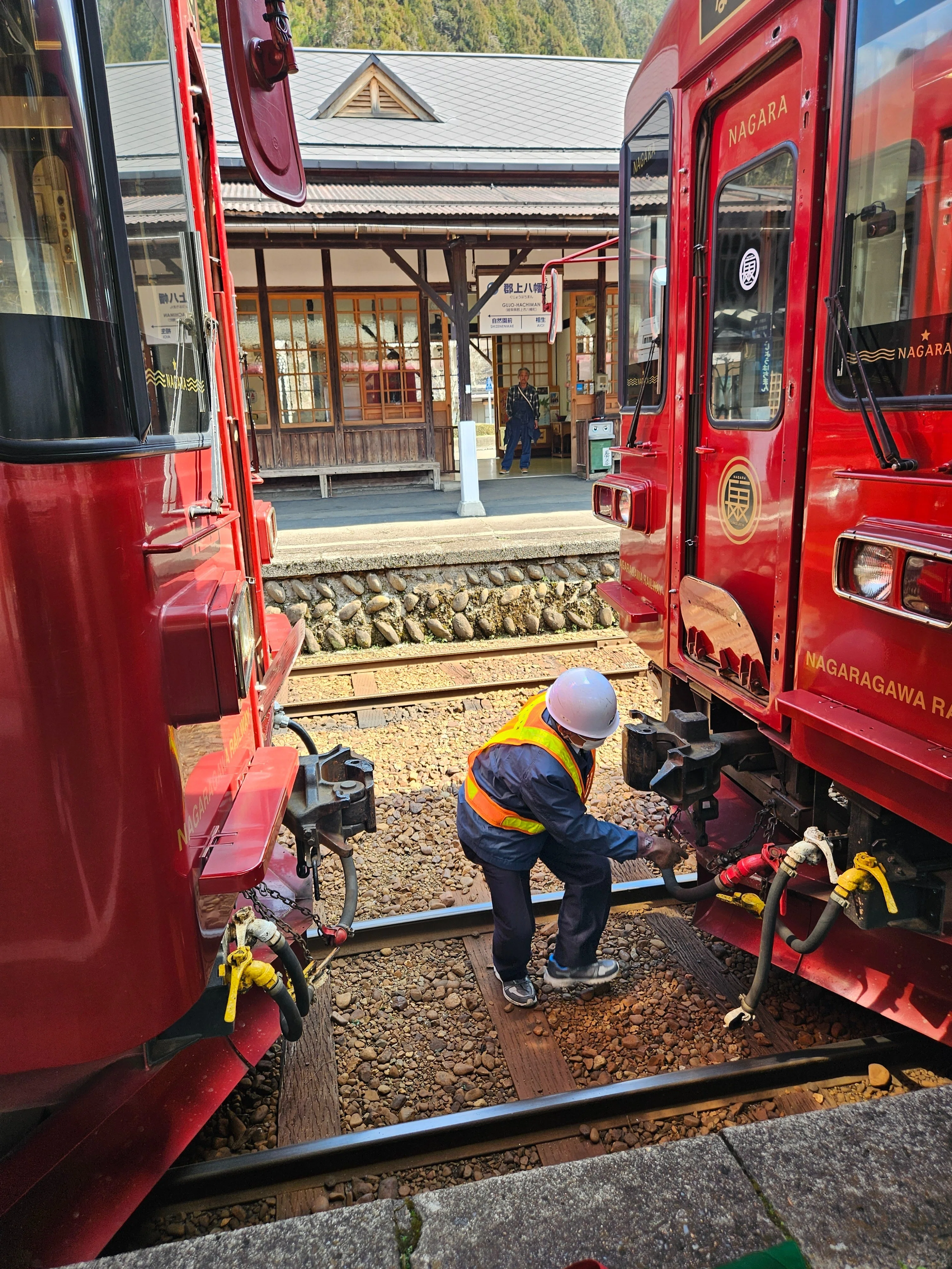 汽車に乗って、郡上八幡へ（長良川鉄道)｜旅する飲んべえ·さちこ