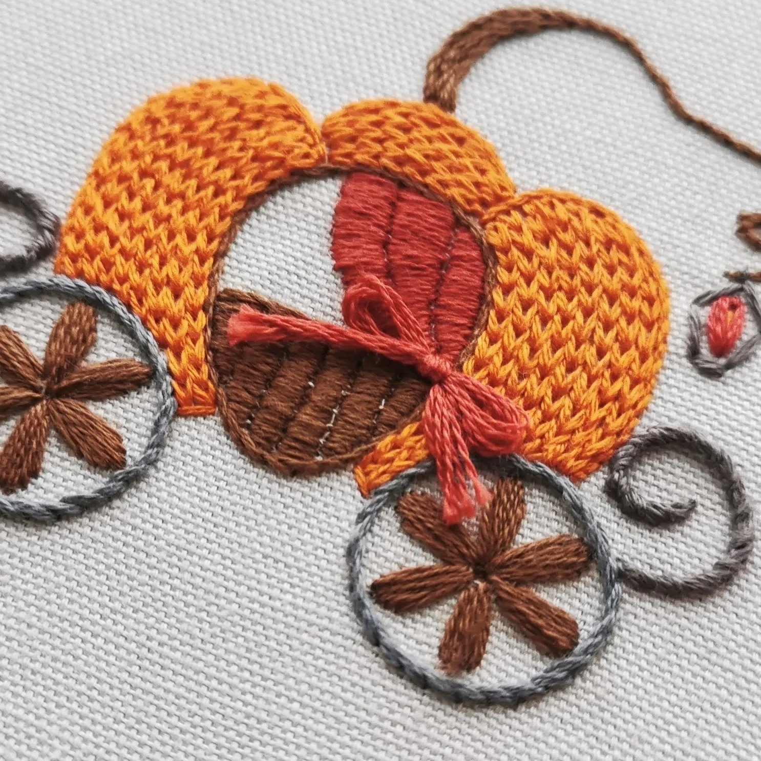 100円ダウンロード】カボチャの馬車の図案｜刺繍布小物MomonoHa