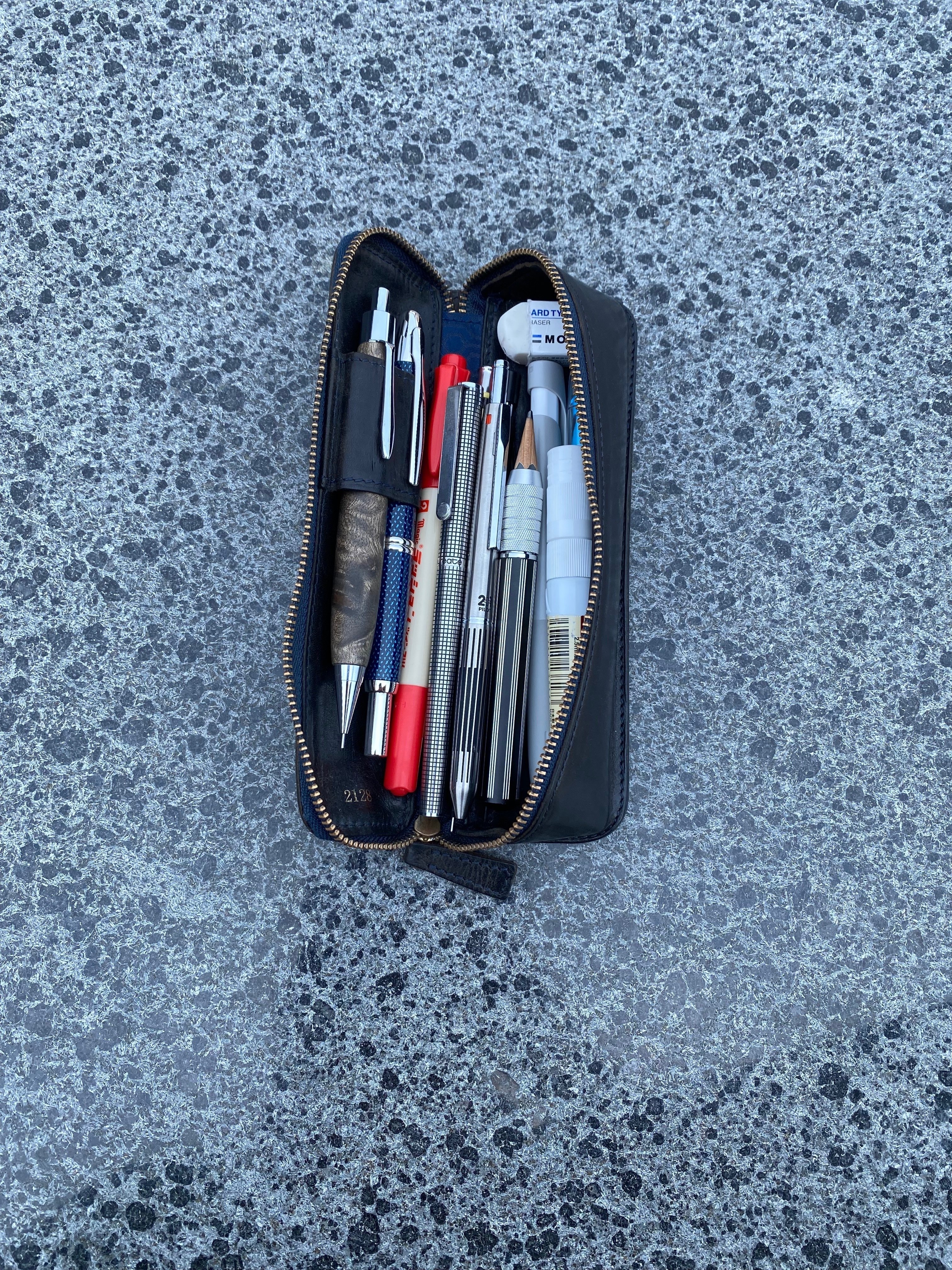 筆箱紹介Ⅱ sot トライアングルペンケース｜saku