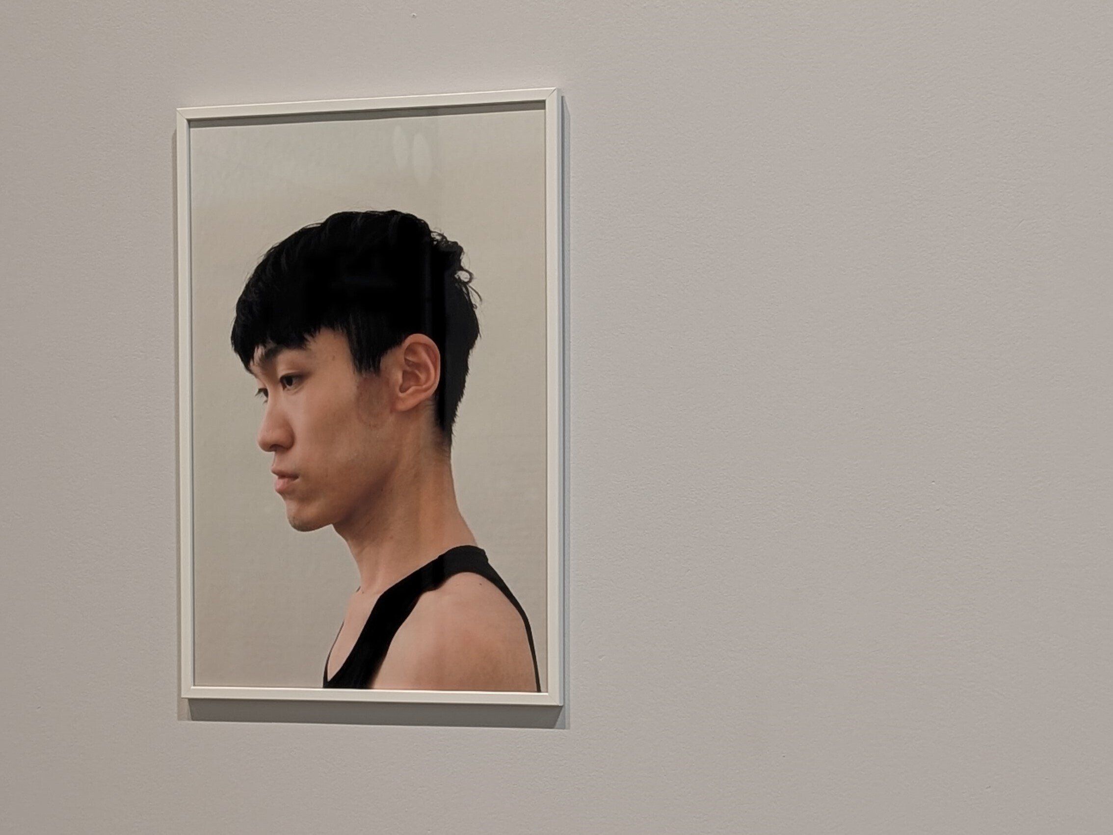 写真を眺めて胸が詰まるのは、「見えなさ」を見つめているから