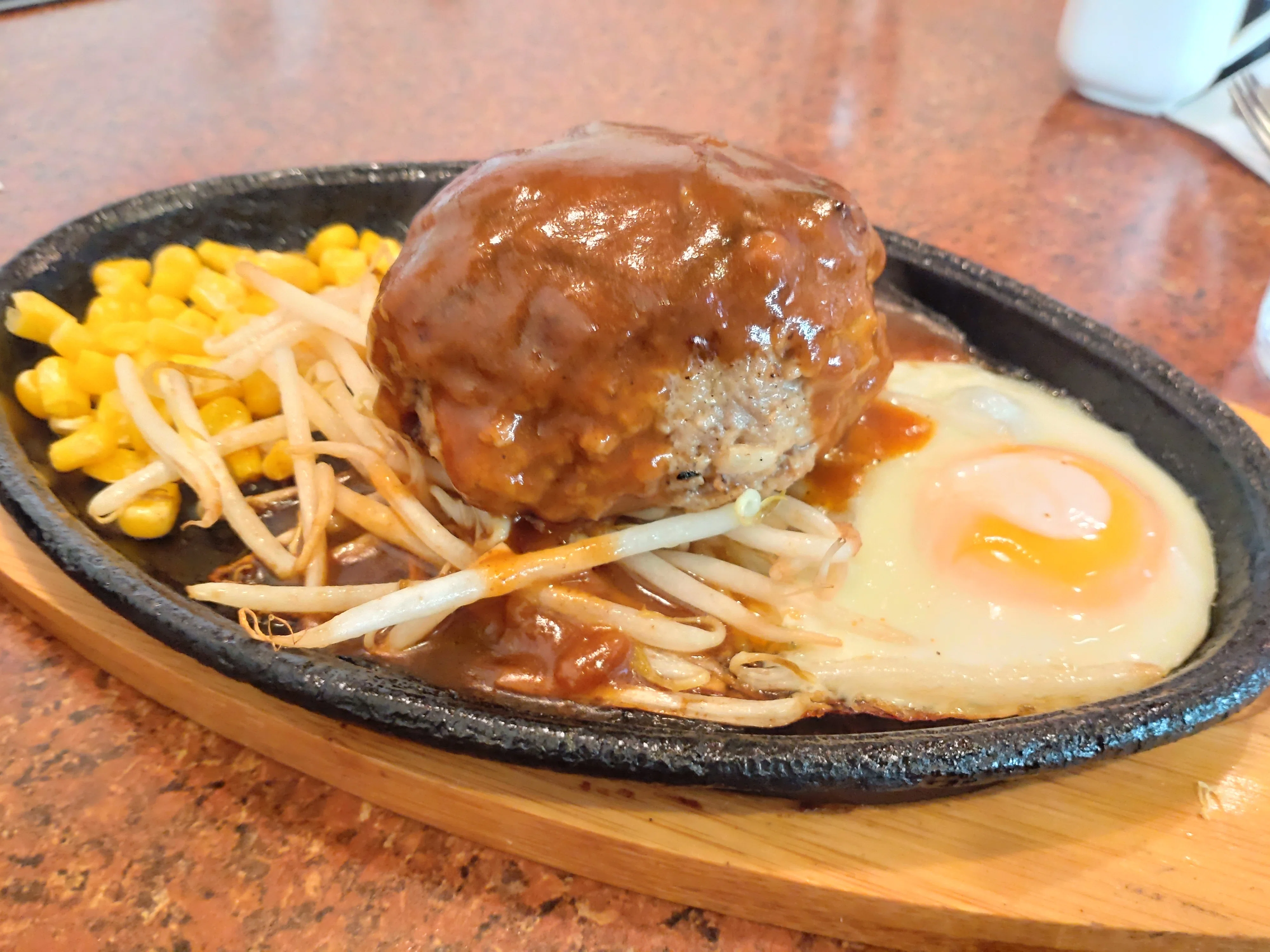 川崎市中原区】まるっとしたハンバーグ！武蔵新城で懐かしさを感じる