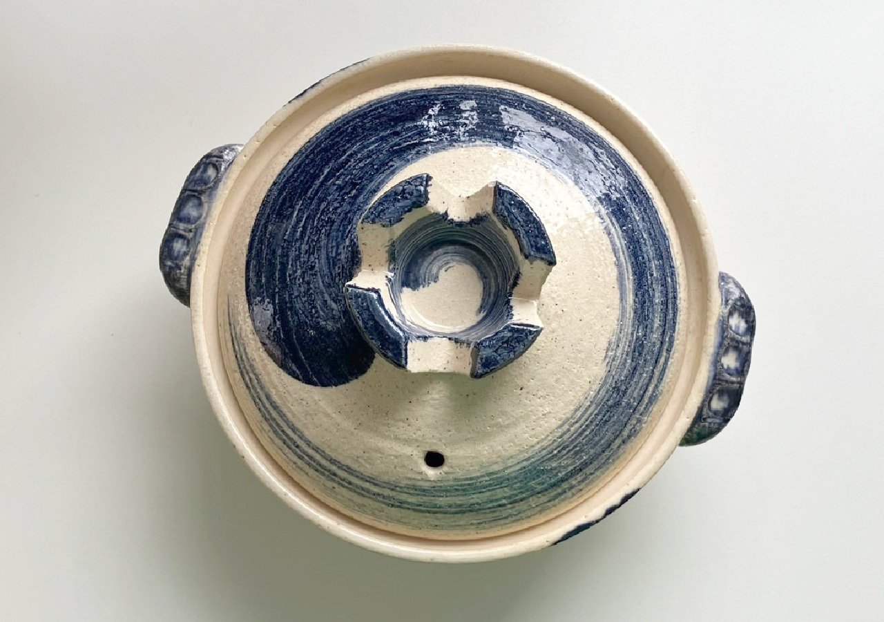 シンプルな器に隠された手仕事 「刷毛目・飛び鉋・鎬」の技法｜全国大