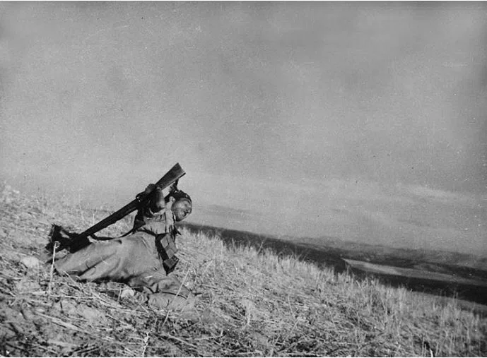 Robert Capa 「Death in the Making」について。横木安良夫 ALAO