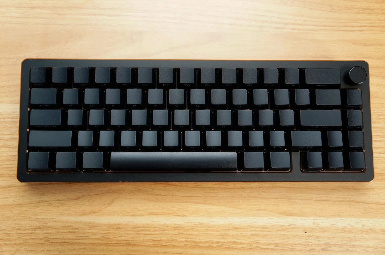 ワイヤレスキーボード「EPOMAKER Tide65」をレビューしました