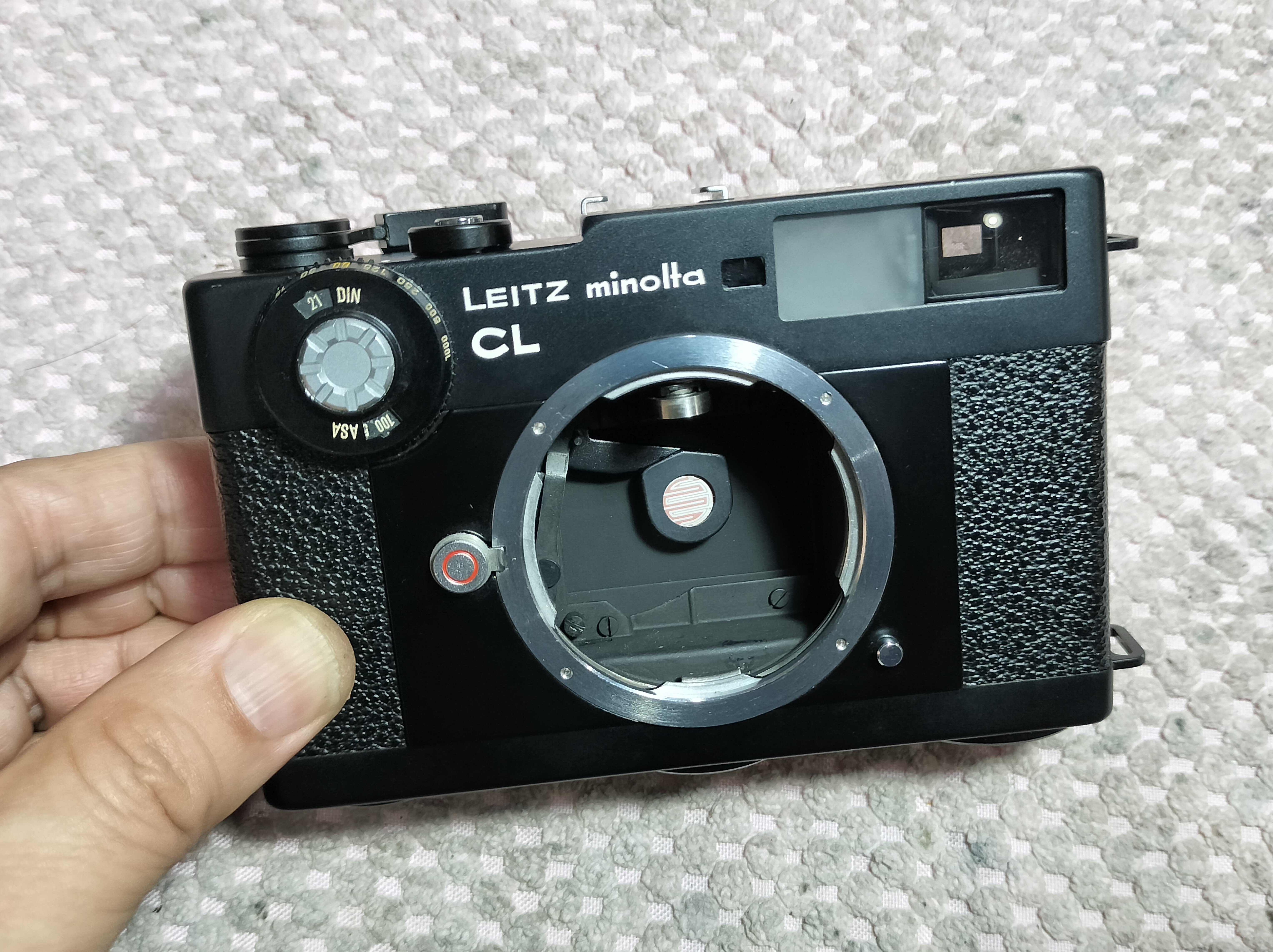 Leitz Minolta CLの分解|フィルムカメラ修理のアクアカメラ Leitz Minolta CLの分解|フィルムカメラ修理のアクアカメラ