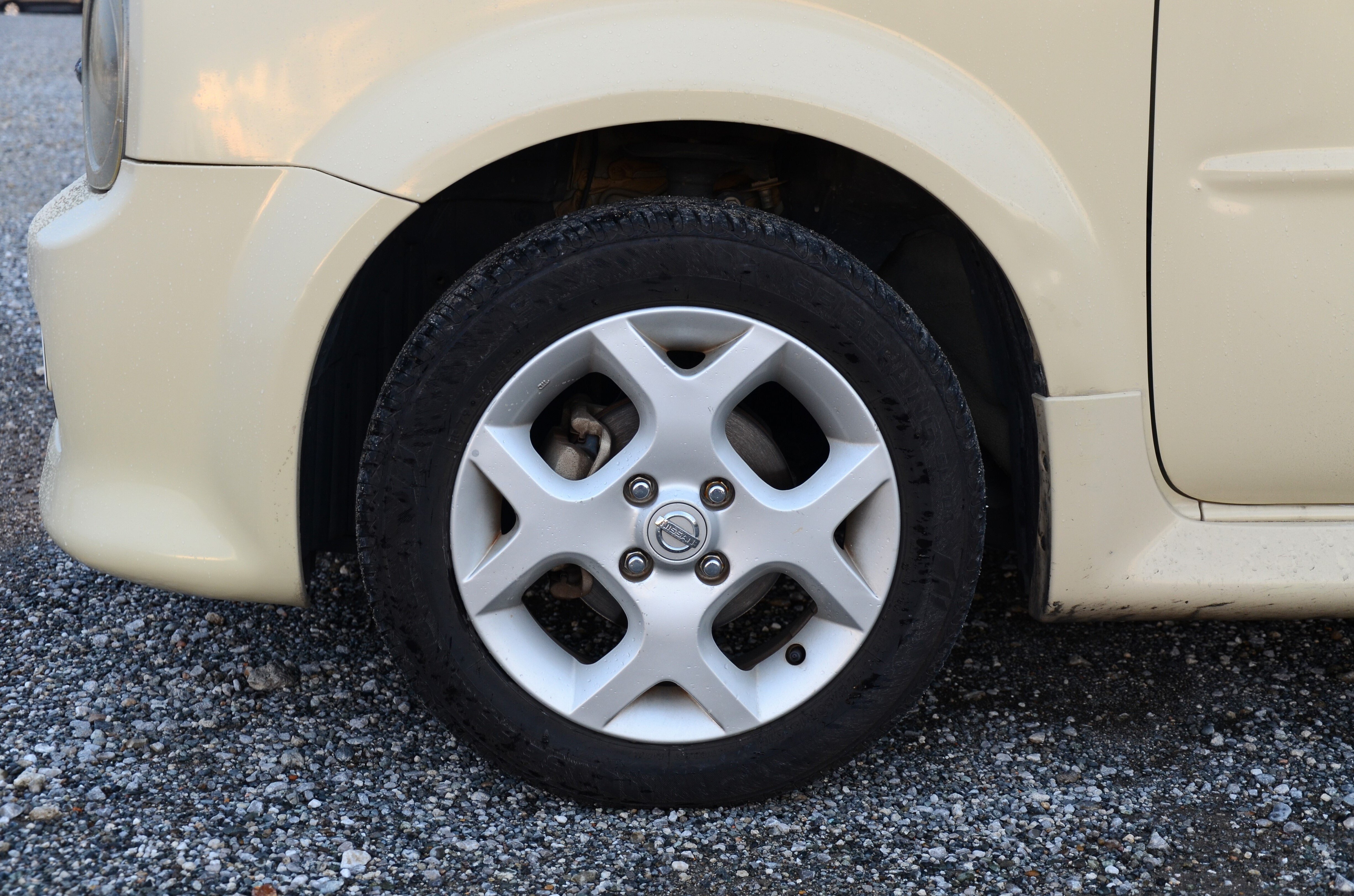 比較的綺麗！ Z11 YZ11 キューブ 右 RH 運転席側 フロントフェンダー 右フェンダー ウィンカー付き 純正 ブラック 黒