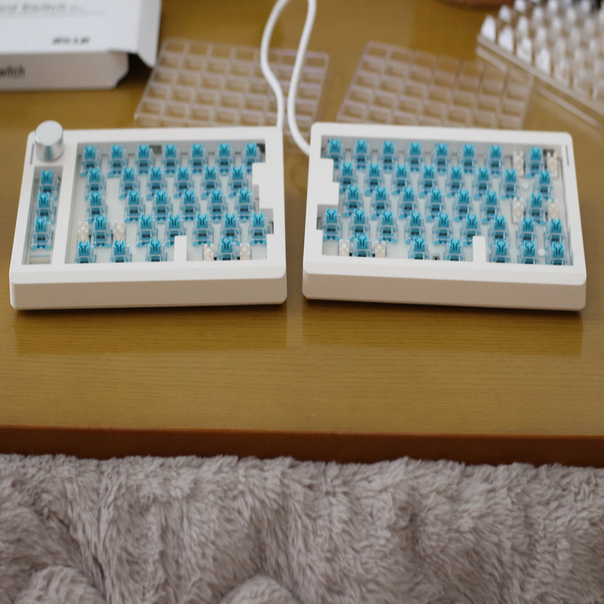 AliExpressで分割キーボードGMK70を買った｜太田