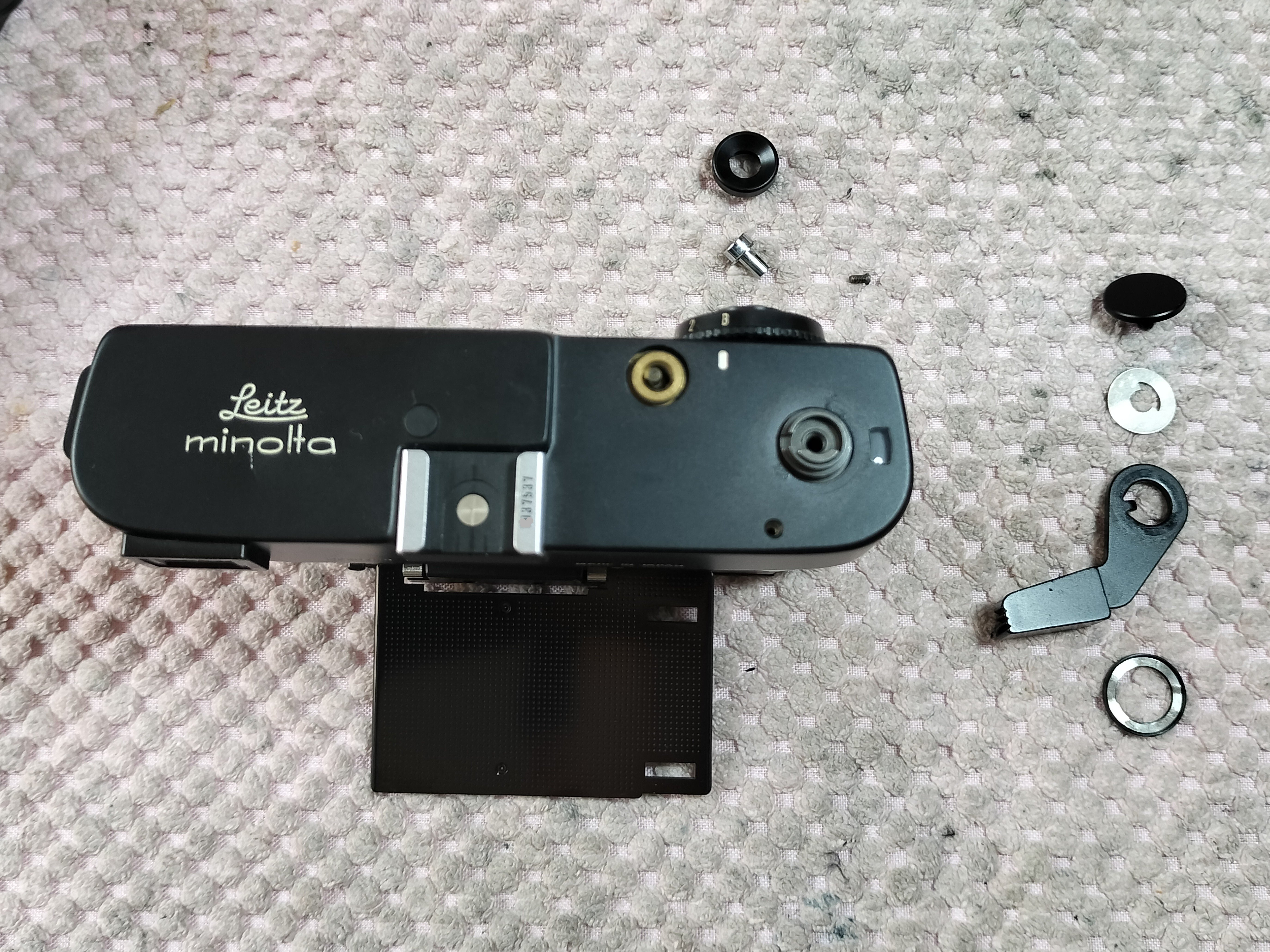 ジャンク Leitz Minolta CL 品部品取用 Leitz Minolta CLの分解｜フィルムカメラ修理のアクアカメラ