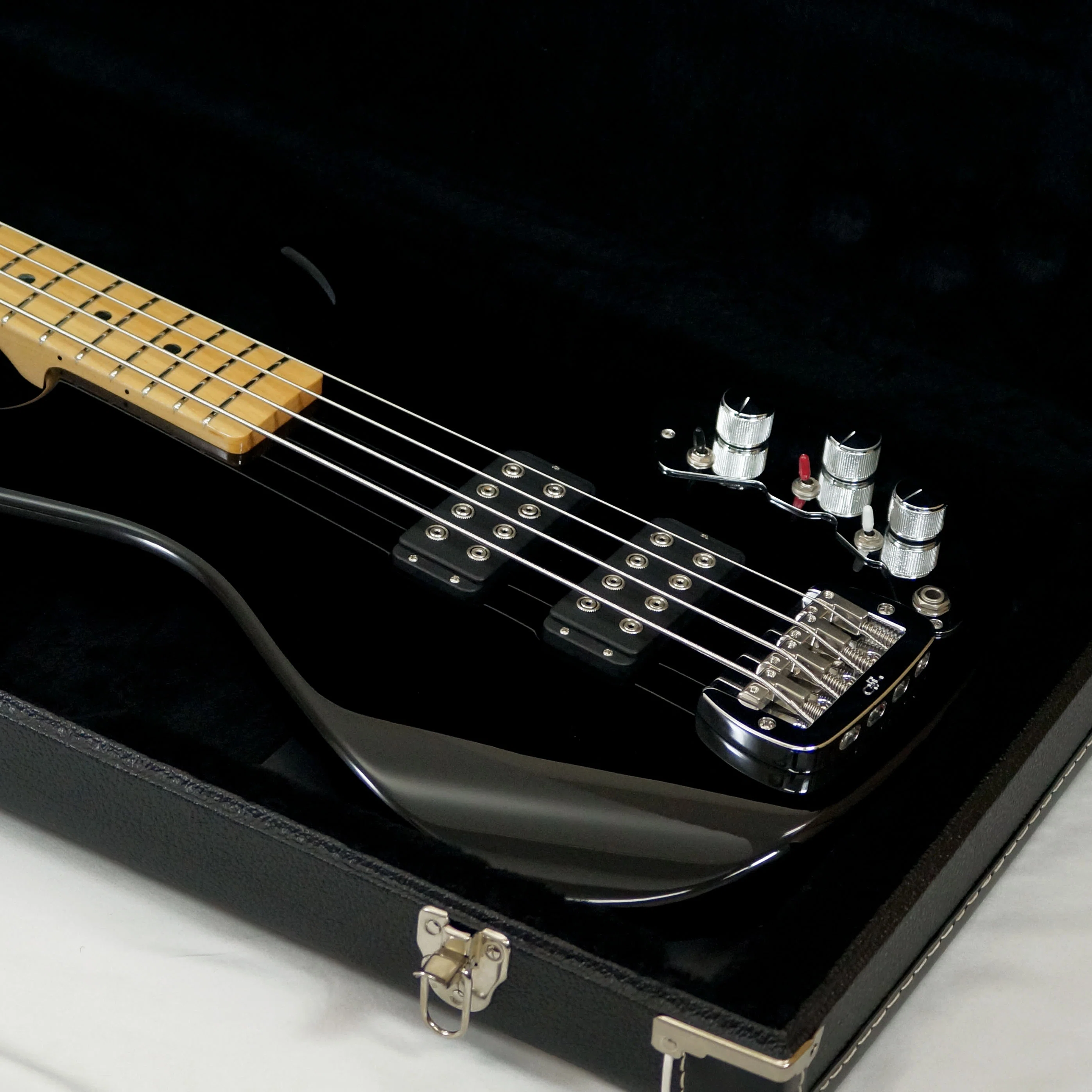 春のG&L祭り！「G&L CLF Research L-2000」が現品限りのアウトレット超