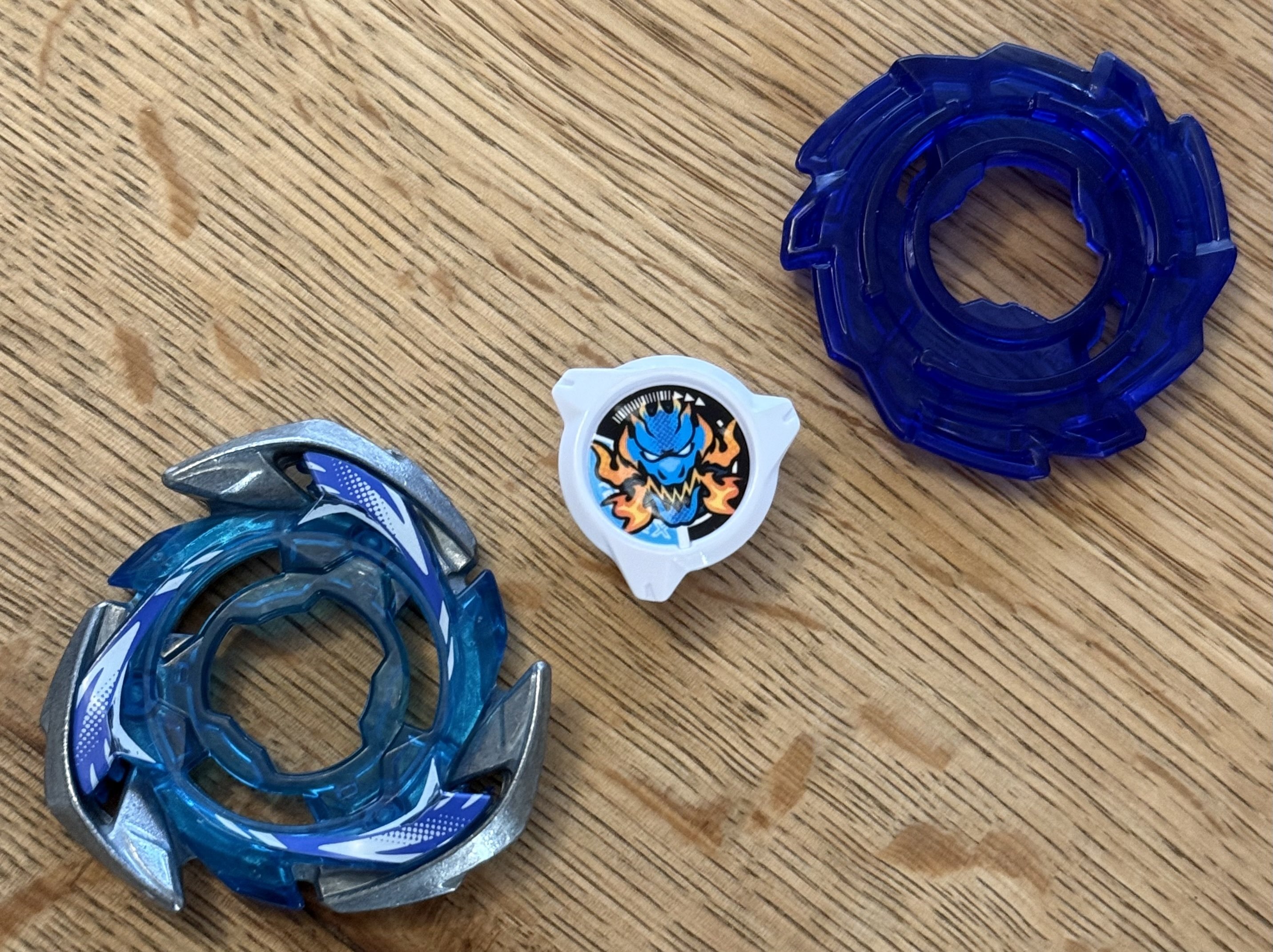 ベイブレード　ドラグーン6つ+ベイ7つ他 BEYBLADEX ベイブレードX : ドランブレイブS6-60V DRAN BRAVE