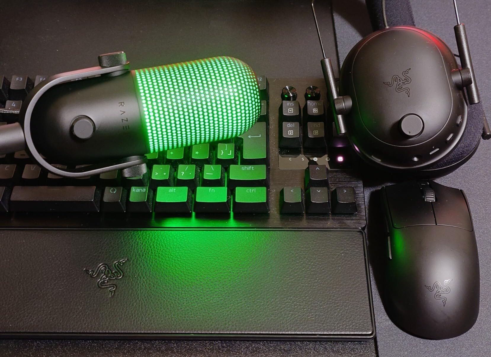 Razer Seiren V3 Chroma レビュー ゲーマー＆配信者向けマイク