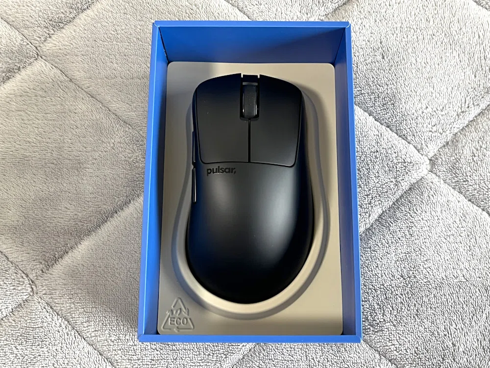 フィット感抜群の軽量エルゴマウス｜Pulsar Xlite v4 SIZE2｜AIKE/あ
