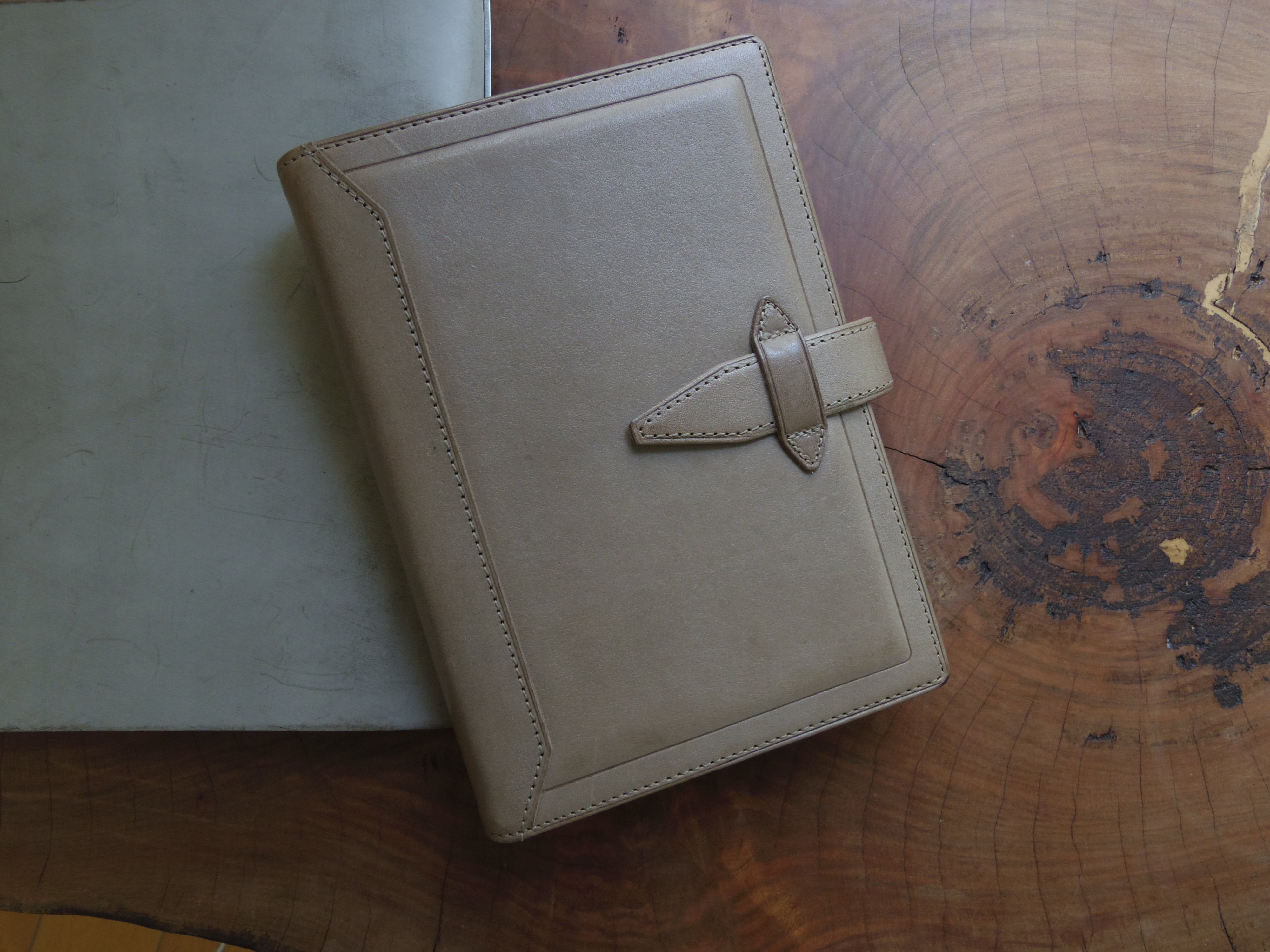 春手帳 ～ロロマクラシックアージェント｜手帳Q子