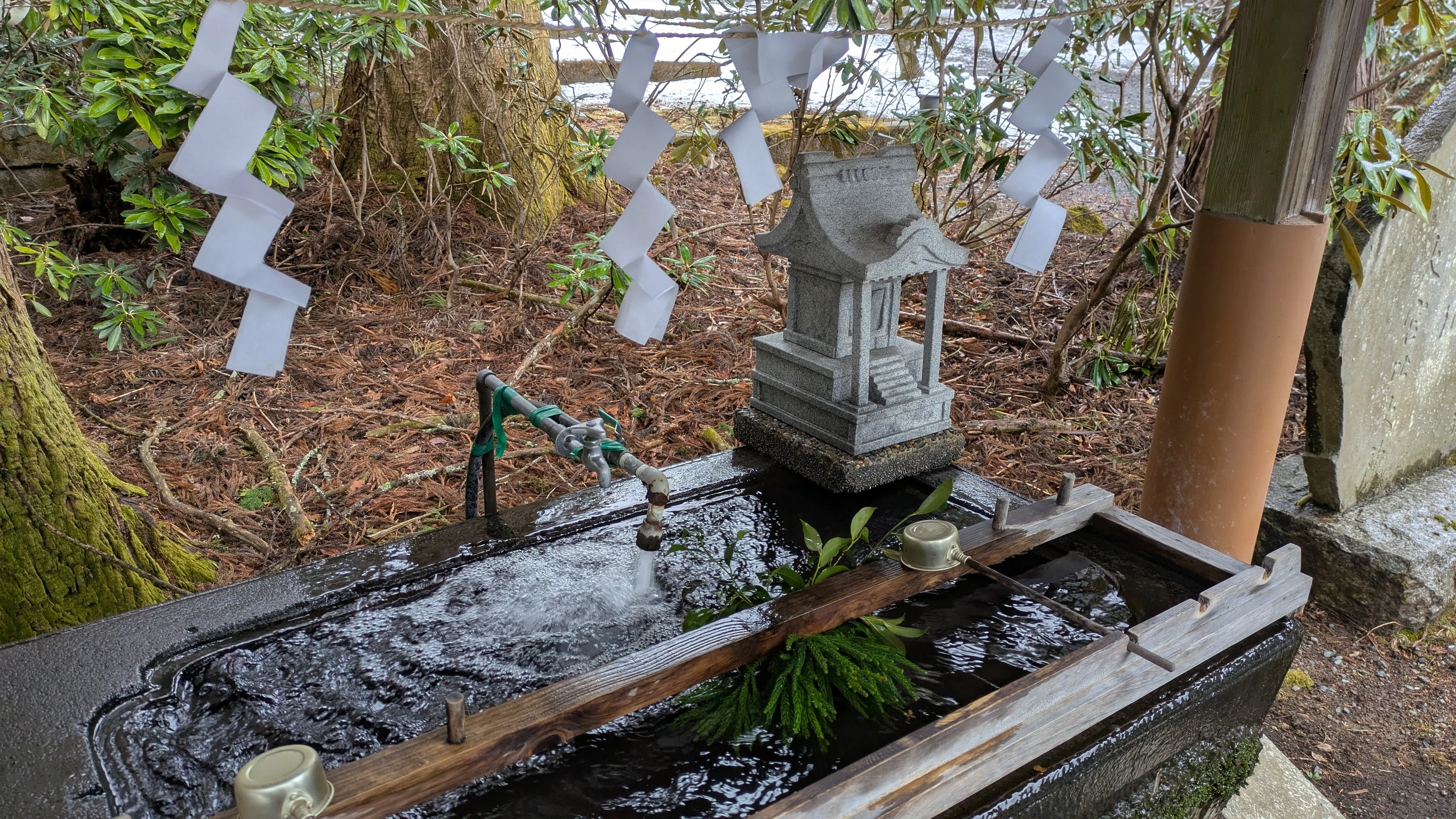 雪中神社参拝｜爽快太郎