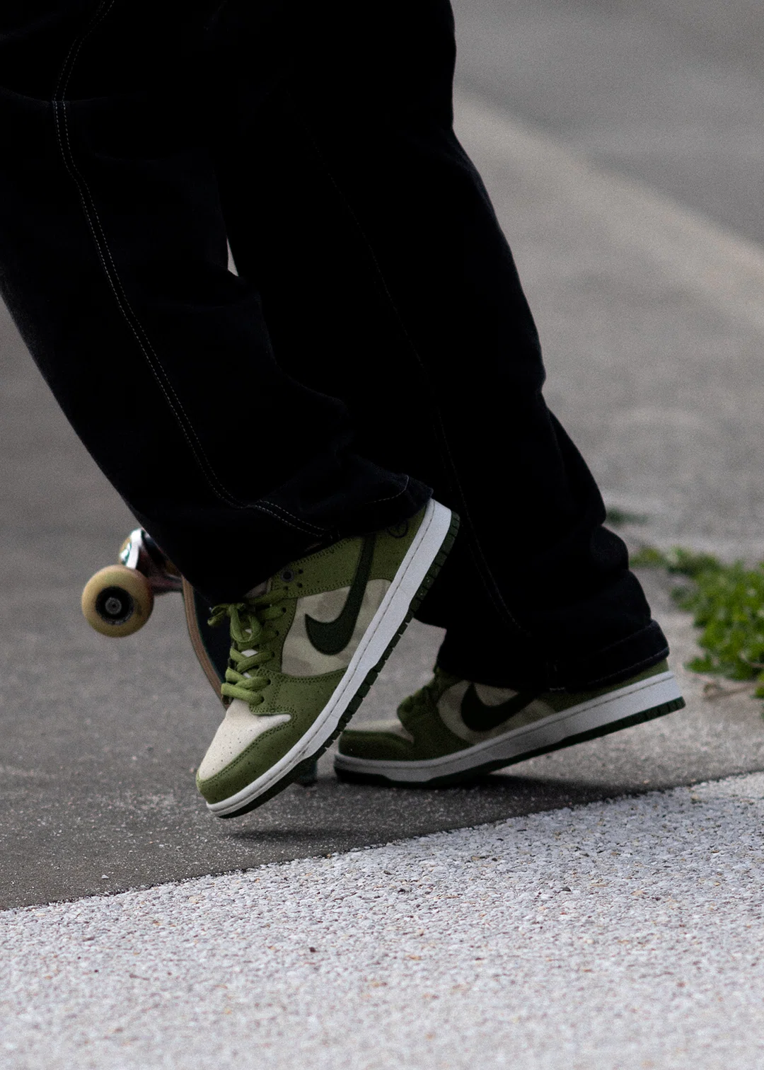 堀米雄斗の抹茶色のNIKE SB DUNK LOW、不自由なストリートスケートが