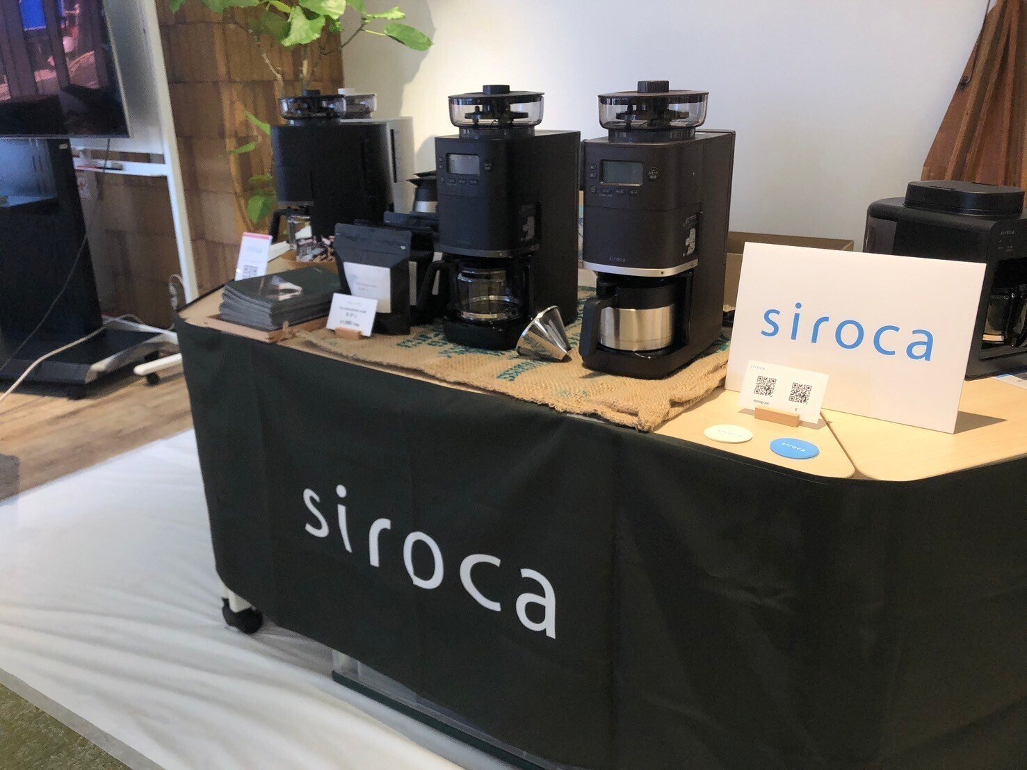 siroca⭐️ブラック⭐️コーヒーメーカー⭐️2024年⭐️インテリア⭐️カフェ シロカの全自動コーヒーメーカー カフェばこ10周年記念】 みんなで作る