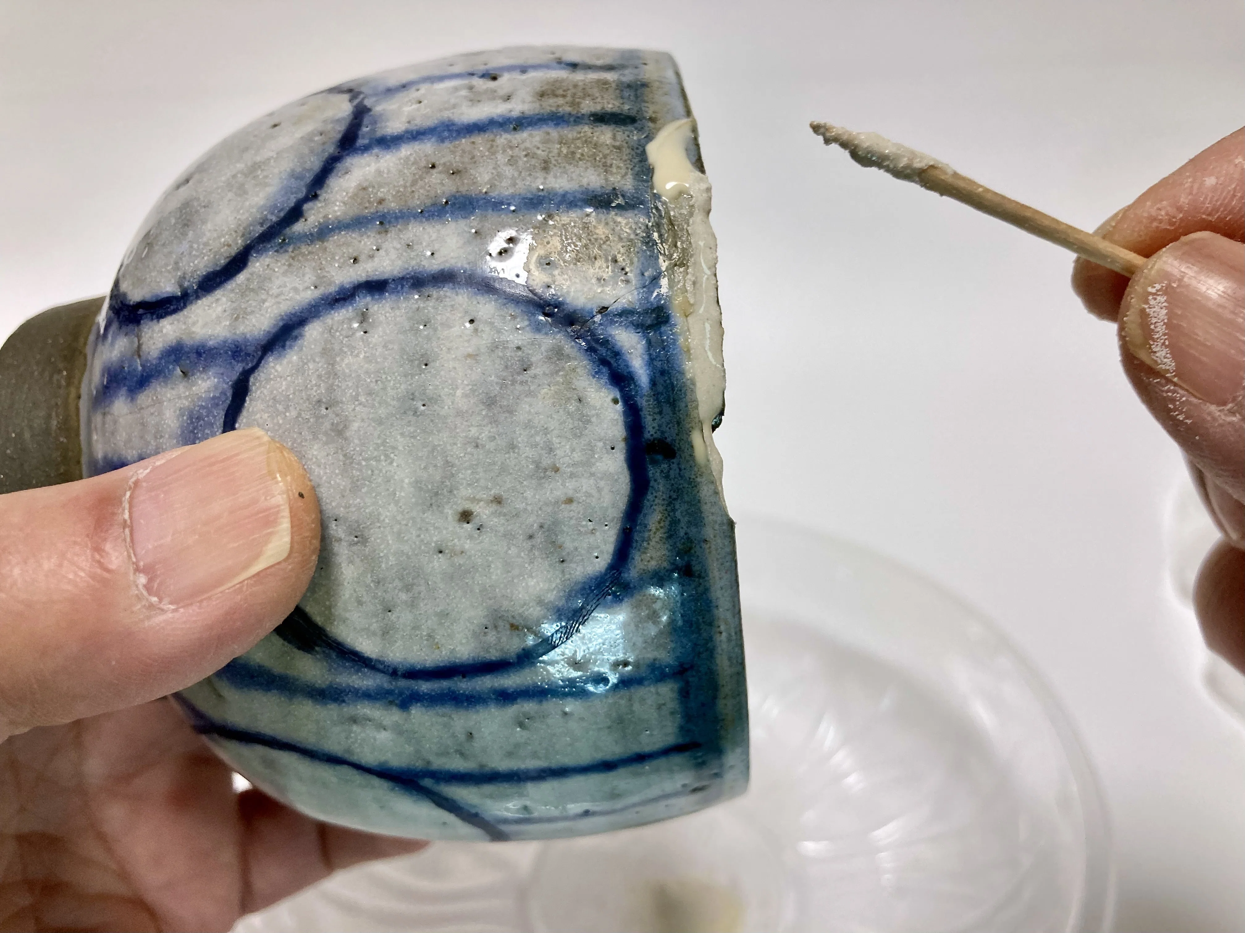 号外】現代風の金継ぎ的陶器修理に挑戦してみた！④｜萬蔵（MANZOU）