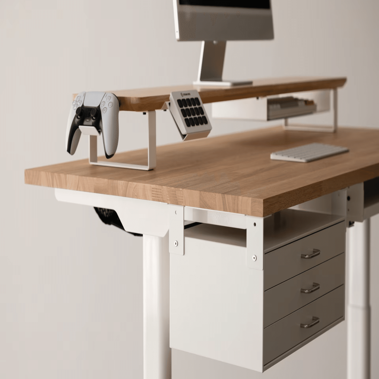 PREDUCTS DASHBOARDが気になる！モジュール式デスクシェルフの魅力とは