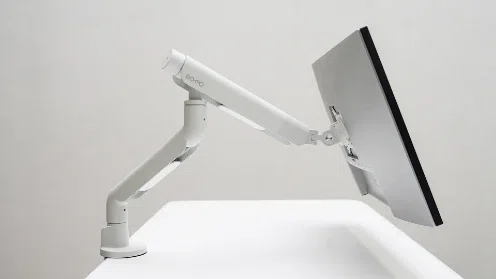 PREDUCTS Monitor Armが気になる！デスクシェルフとの相性抜群の