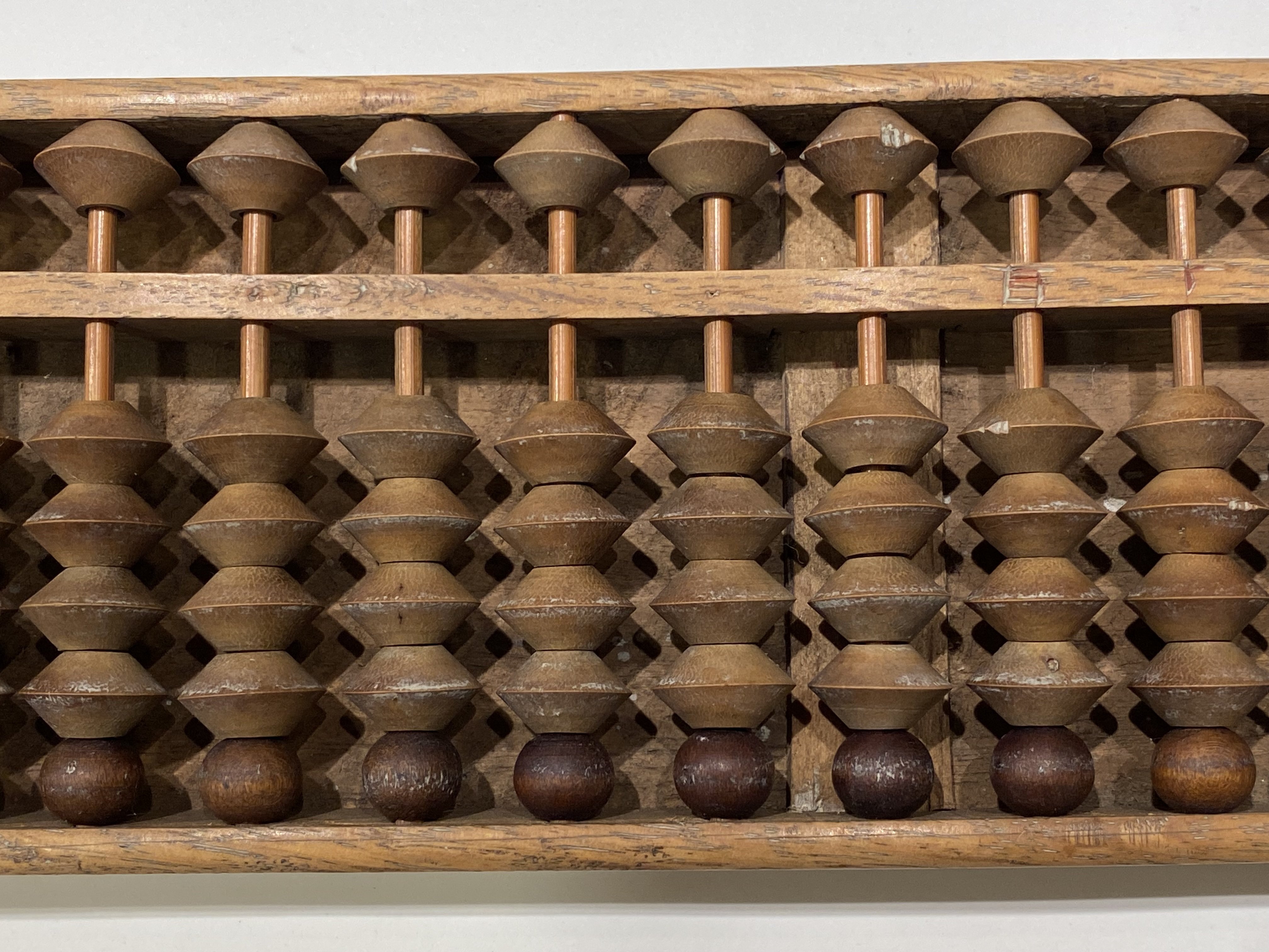 そろばん珠の数の移り変わりを紹介：昭和そろばん4（最下部の珠の形を