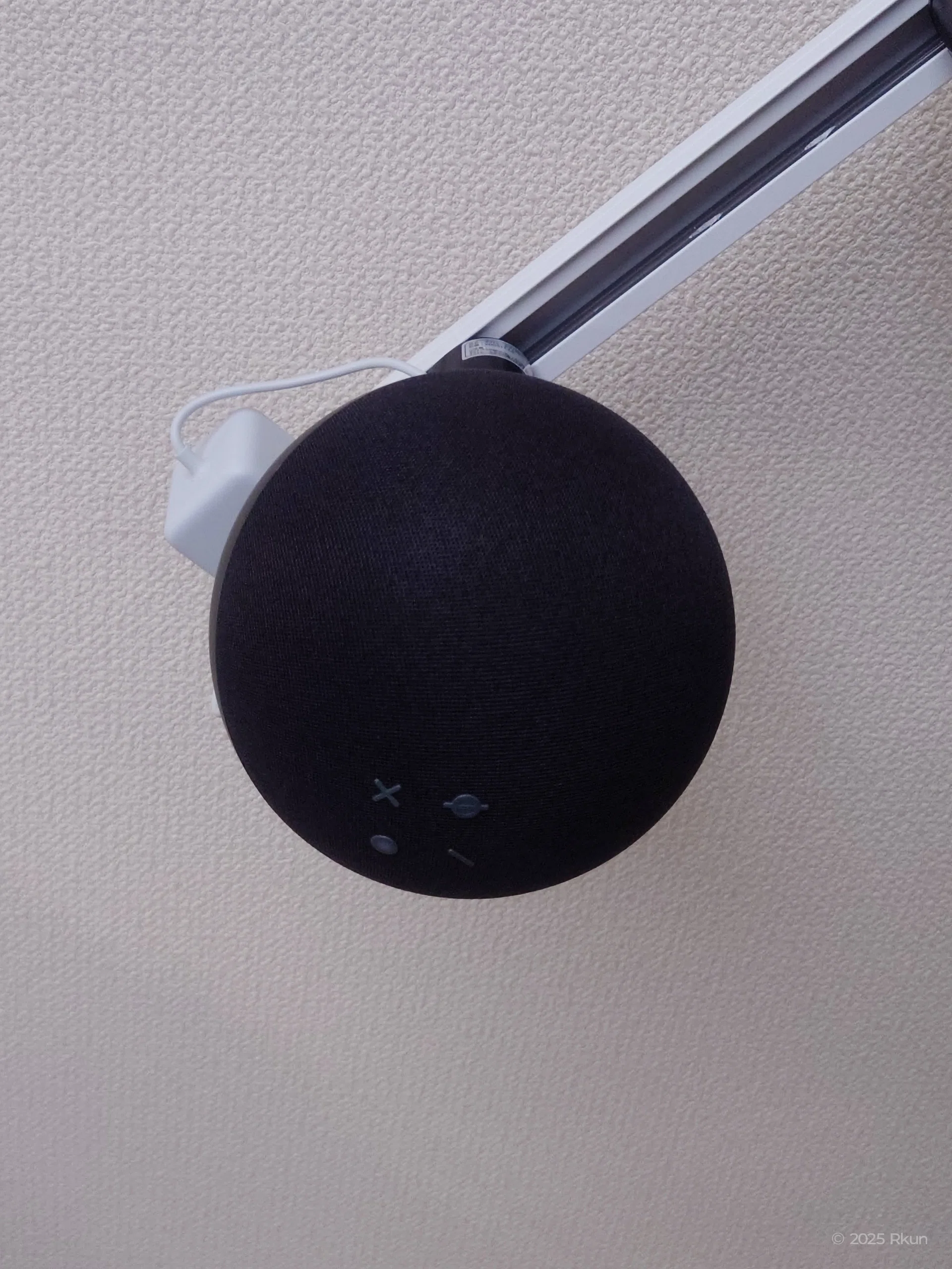 アレクサ】天井にAmazon Echoを設置したら音が降り注いだ！｜Rkun