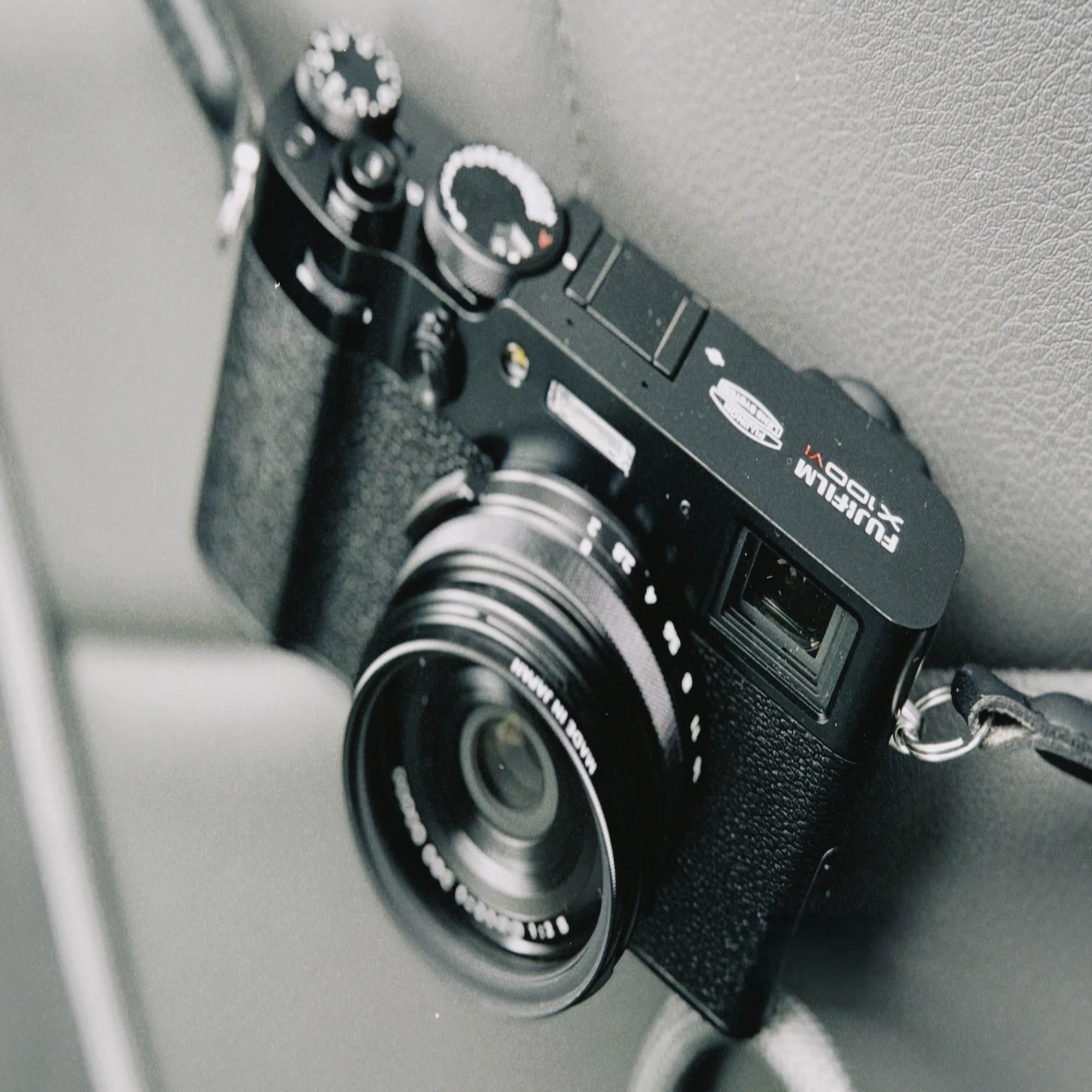 FUJIFILM X100VIを導入しました｜猫写真家 あおいとり