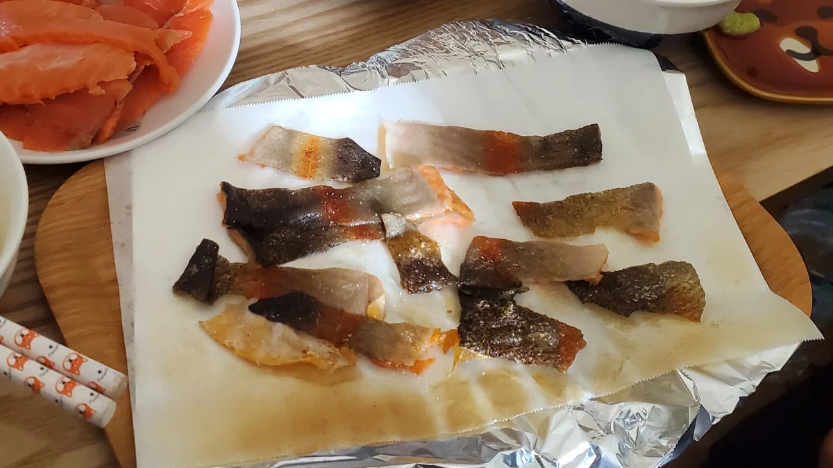 鮭皮おいしいよ|ちぎったれたす