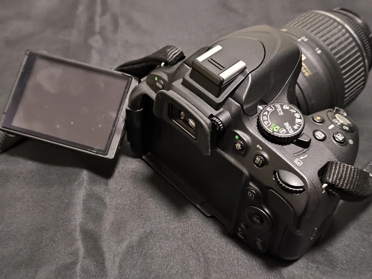 愛カメラ遍歴 Vol.5 ： Nikon D5100 スタンダードな軽量カメラ｜Tarciel