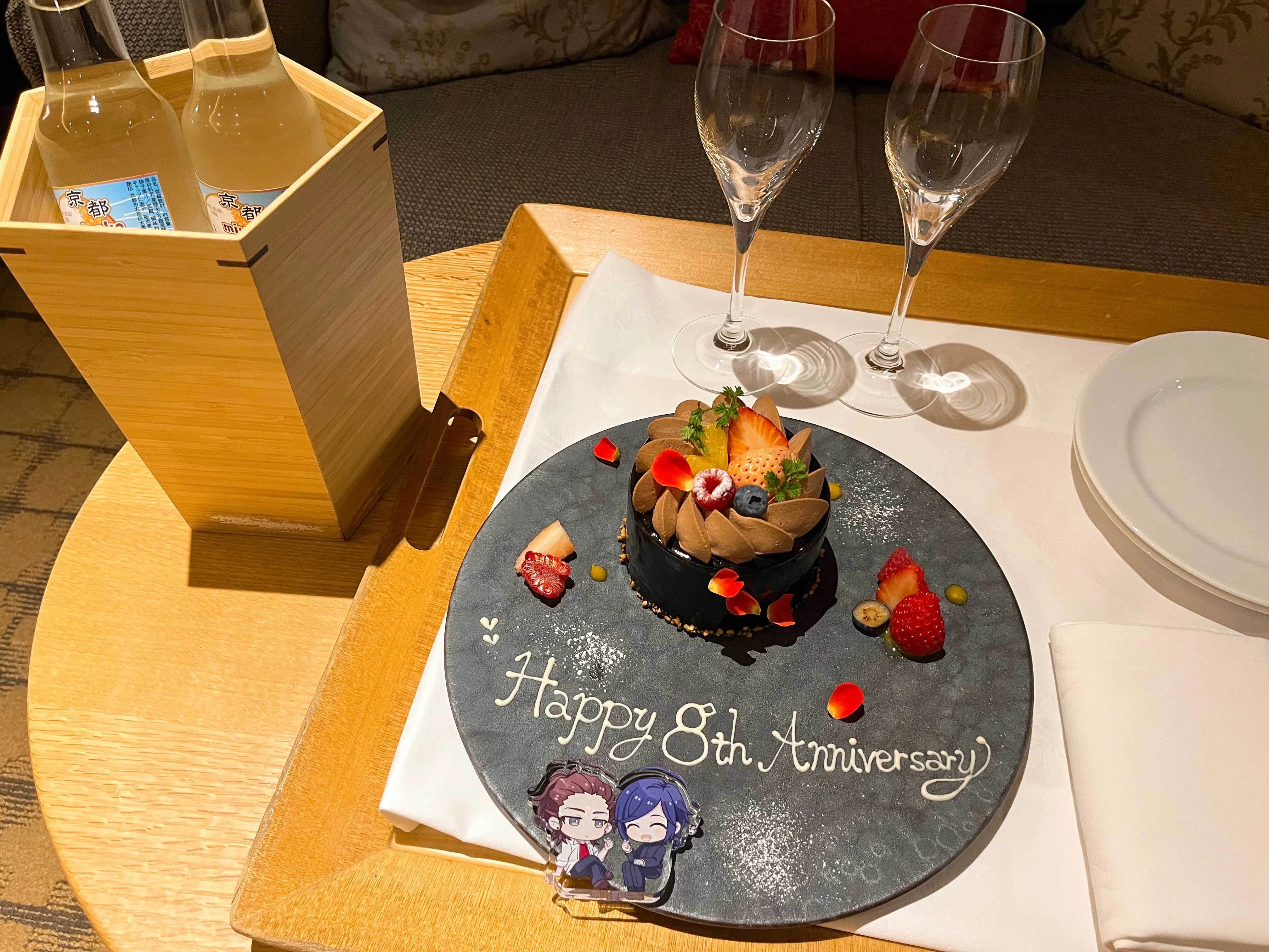 推しカプ8周年をお祝いした話｜もな