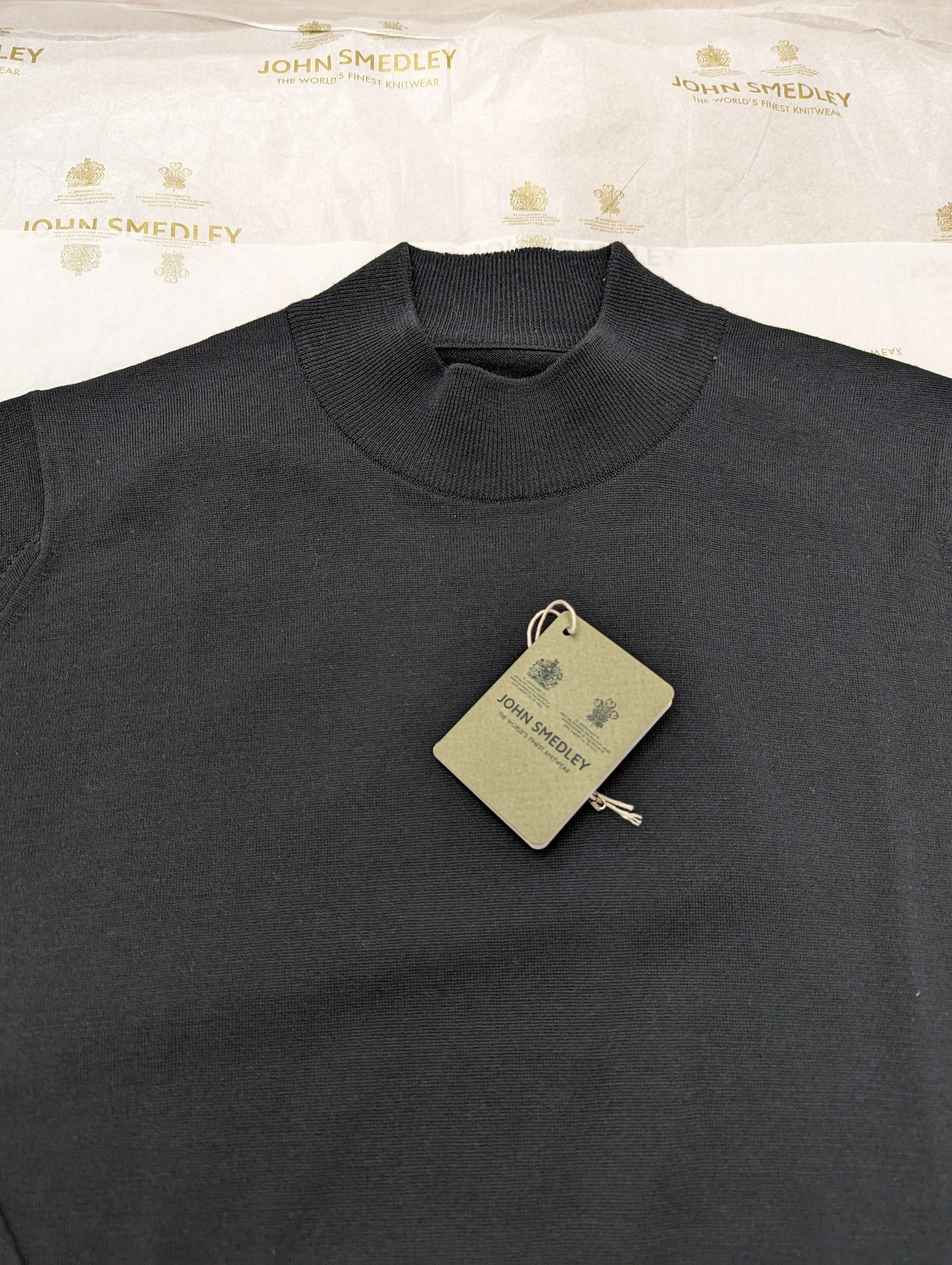 JOHN SMEDLEY モックネックニット ブラック 英国製 春秋こそハイゲージのモックネックセーターを ジョンスメドレー