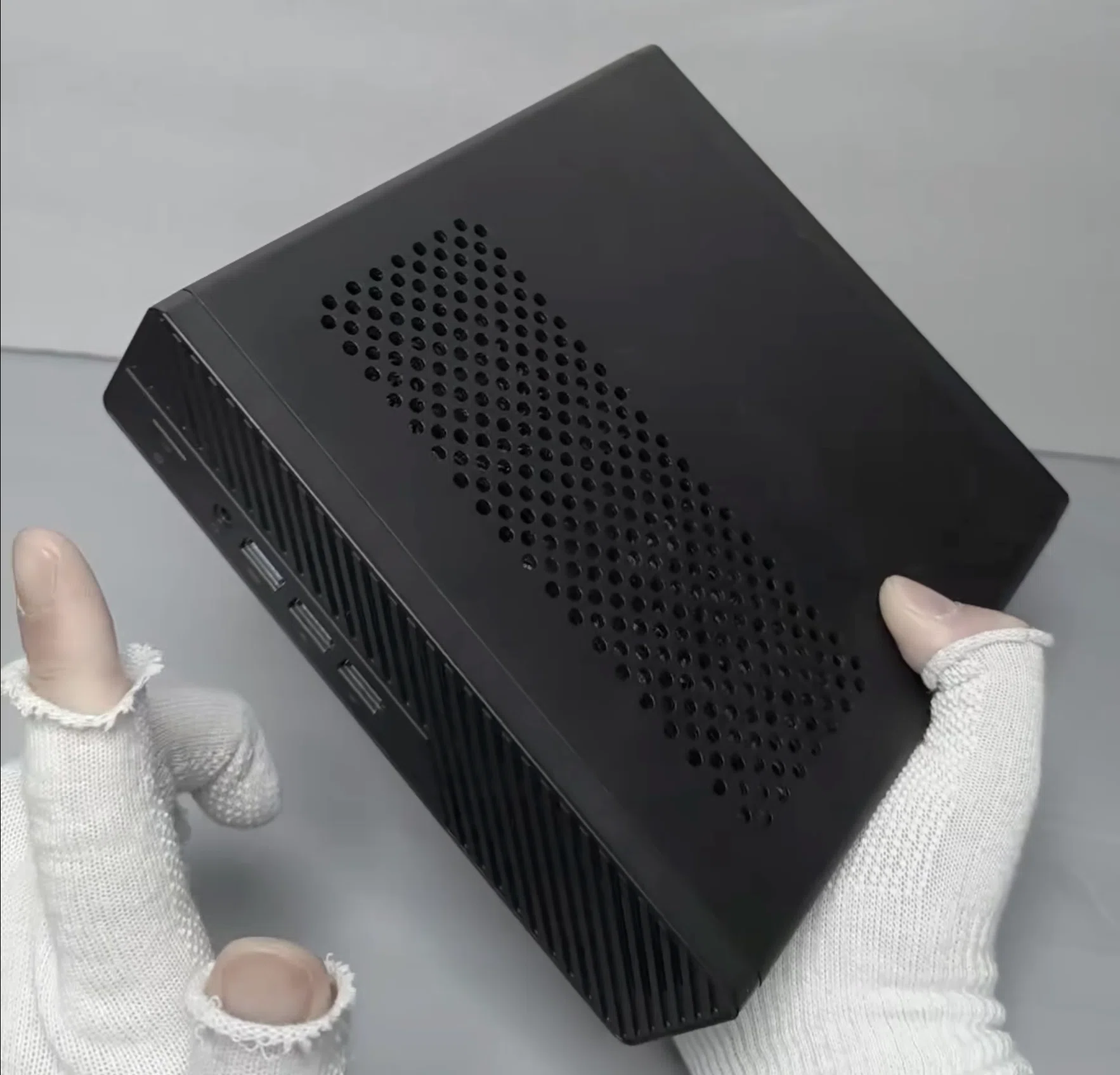 ミニPCサーバー】Minisforum MS-01をご紹介【ショート記事】｜重藤 六