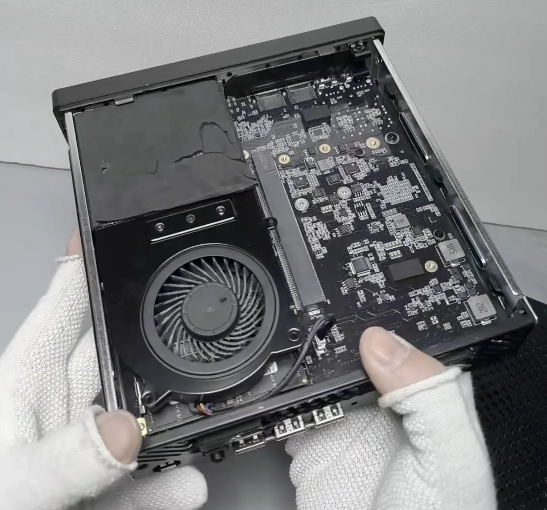 ミニPCサーバー】Minisforum MS-01をご紹介【ショート記事】｜重藤 六