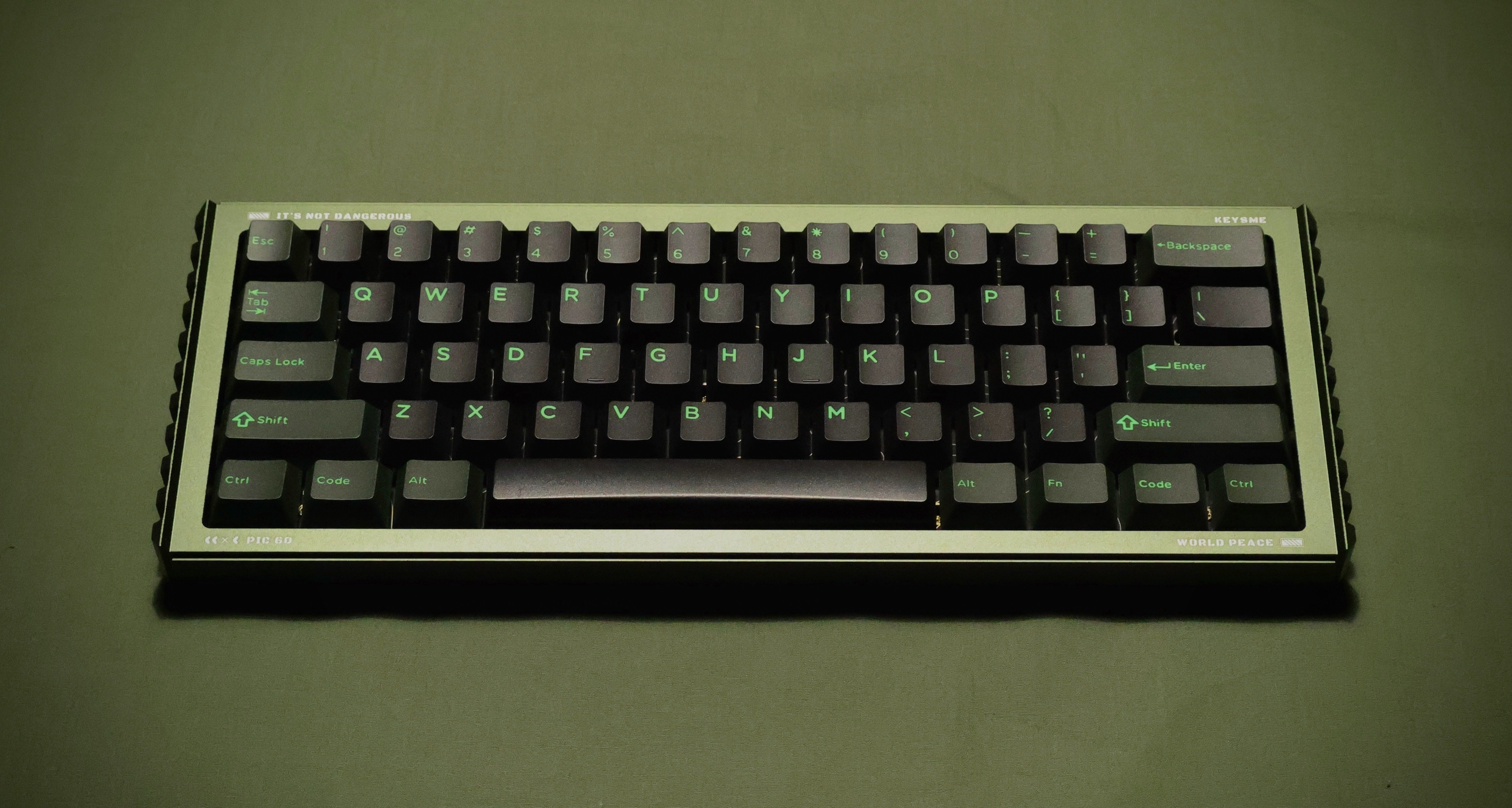 GT60 PRO カスタムキーボード Gateron GT60 Pro・KeysMe PIC60 レビュー｜いもし