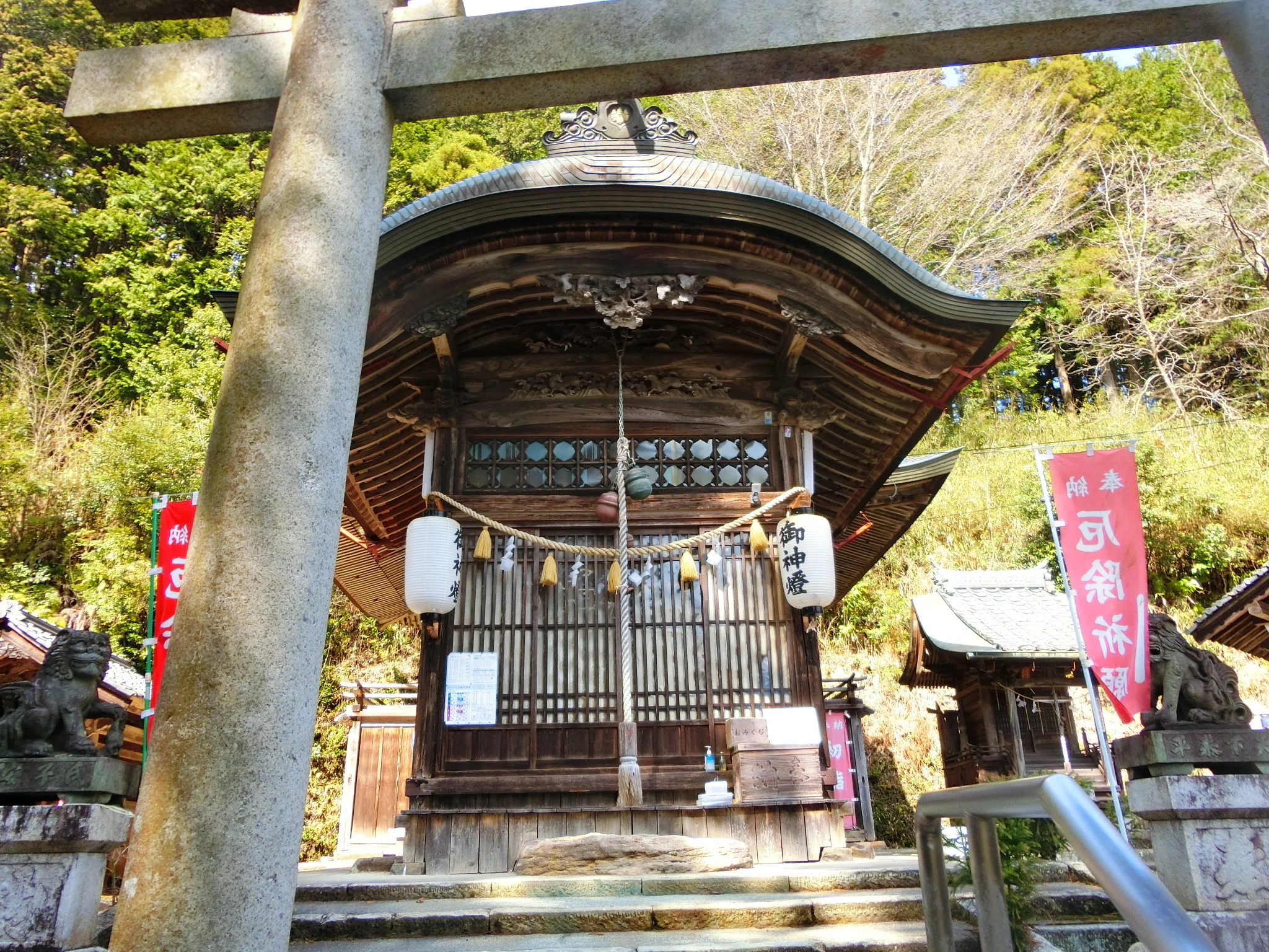 想い石/絶望狛犬/龍蛇「高座神社（東芦田）」高倉下命ではなく