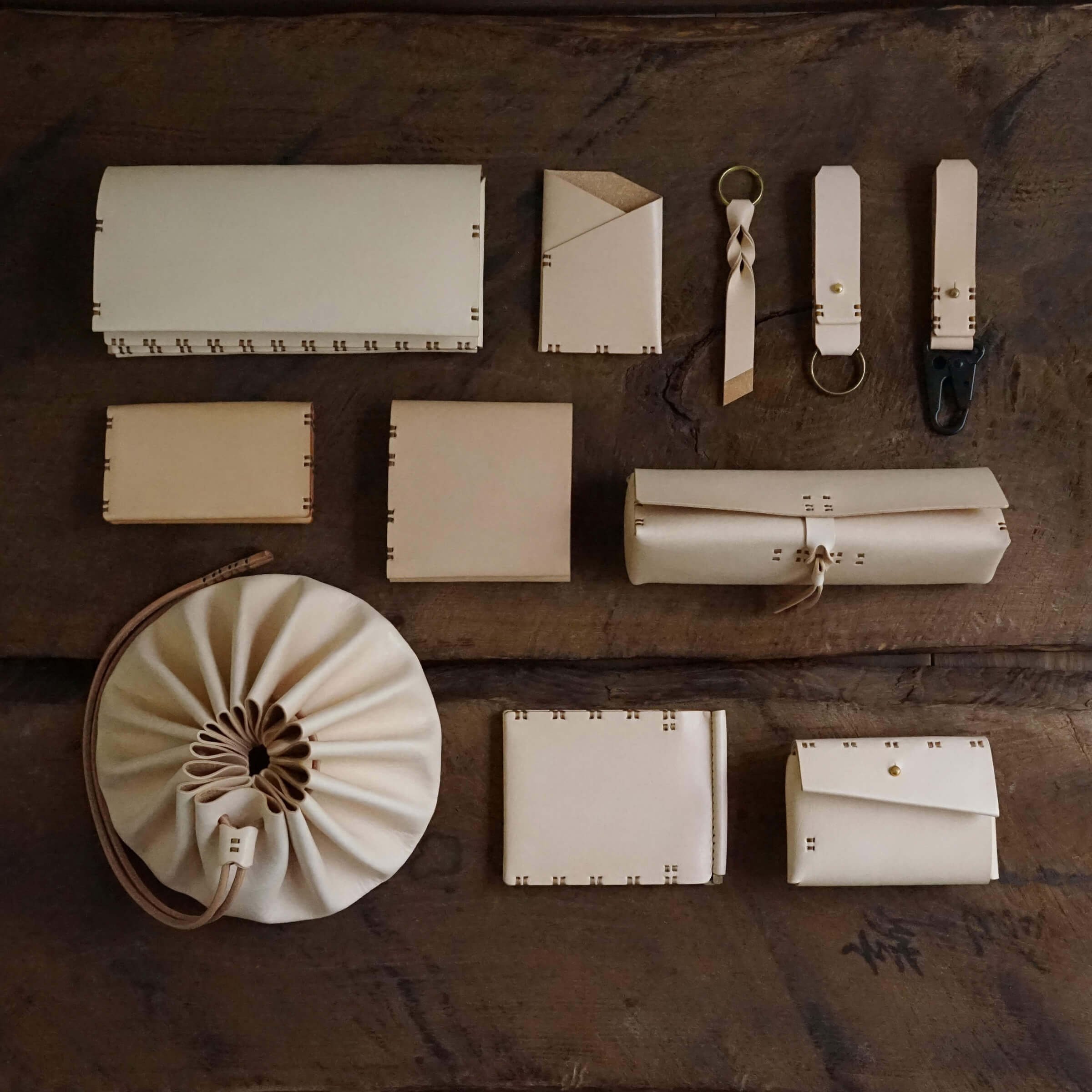 5月1日-5月15日｜「lore + needles 革小物展」｜恵文社 | 本にまつわる