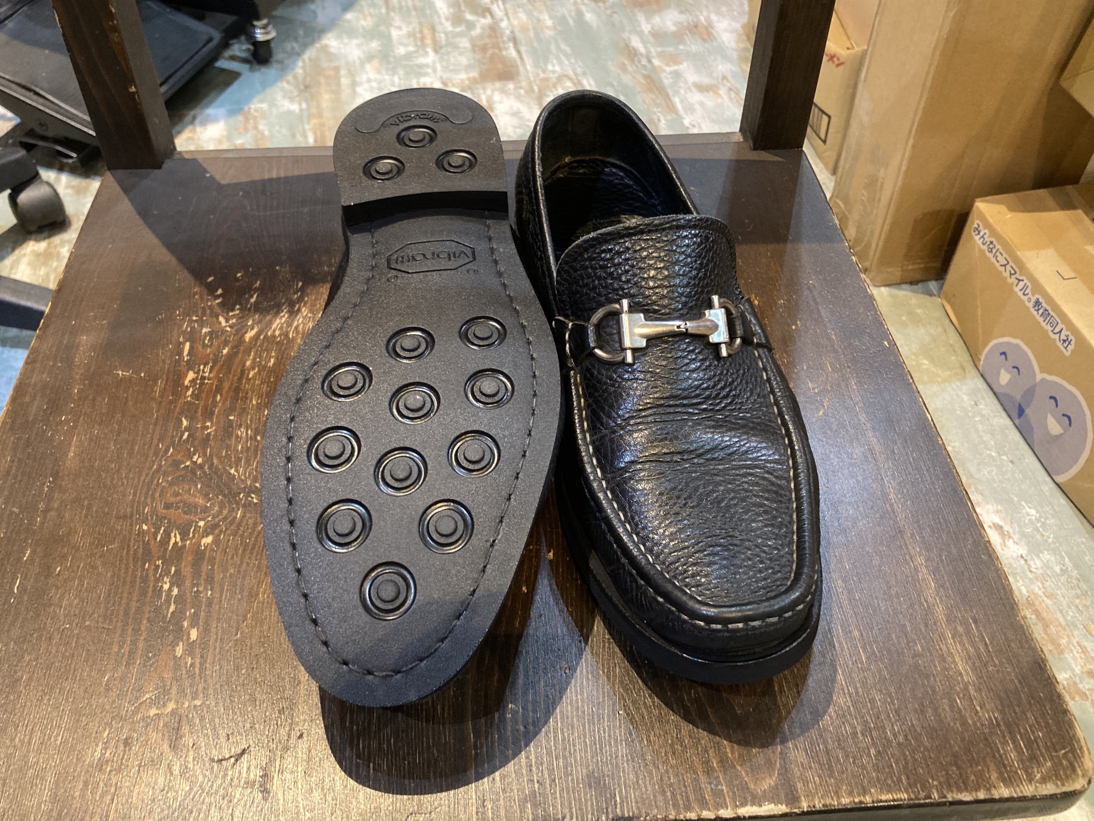フェラガモ　黒レザー ビットローファー　⭐︎修理のプロのメンテナンス済み！ リソール/ソール交換】フェラガモガンチーニビットローファーの