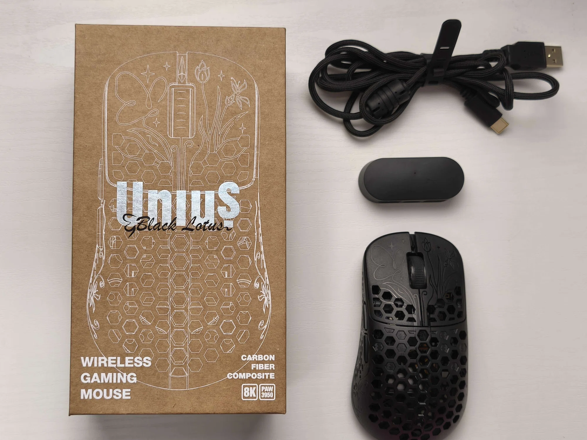 レビュー】UNIUS BLACK LOTUS CARBON 8K|蝶模様が施された最高級 レビュー】UNIUS BLACK LOTUS CARBON 8K|蝶模様が施された最高級