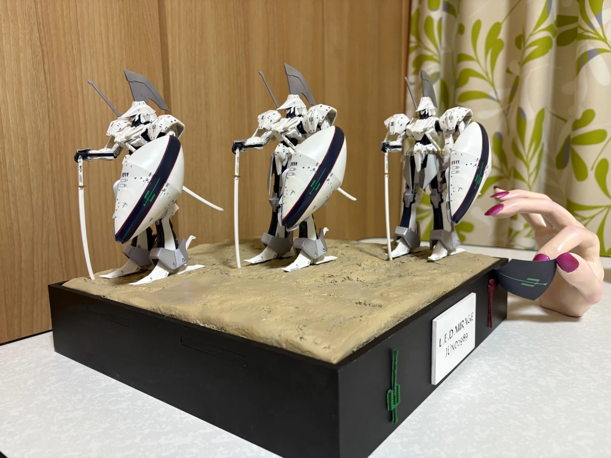 WAVE 1/144 レッドミラージュ先行量産型を作りました｜佐藤佐清