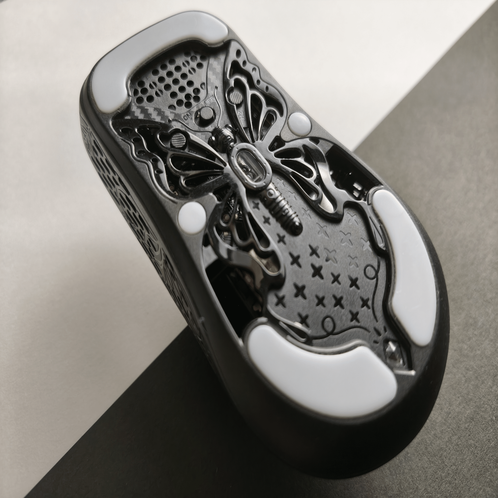 マウス・トラックボール Unius Black Lotus BLACK LOTUS-39g Carbon Fiber 8K Wireless Gaming Mouse