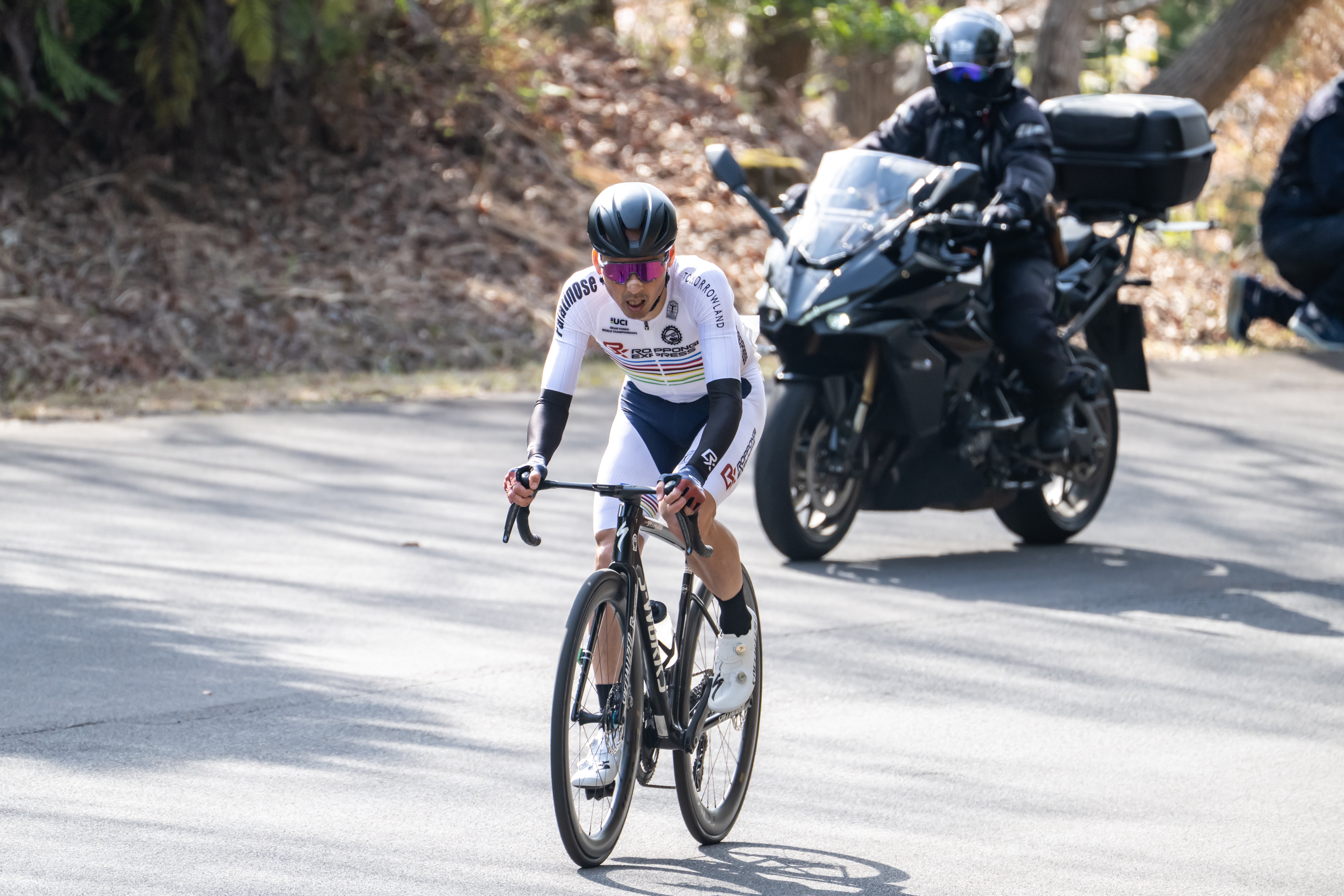 ハードボイルドなアウトロー集団 CXチャレンジ 優勝 　PR+ 本格的なレーシングカーも 計37台が出走 16日名護で「ラリー