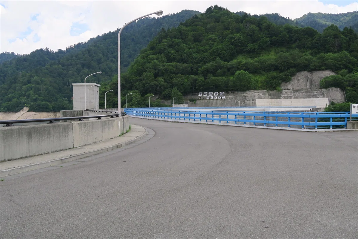 矢木沢ダム 群馬県 天端