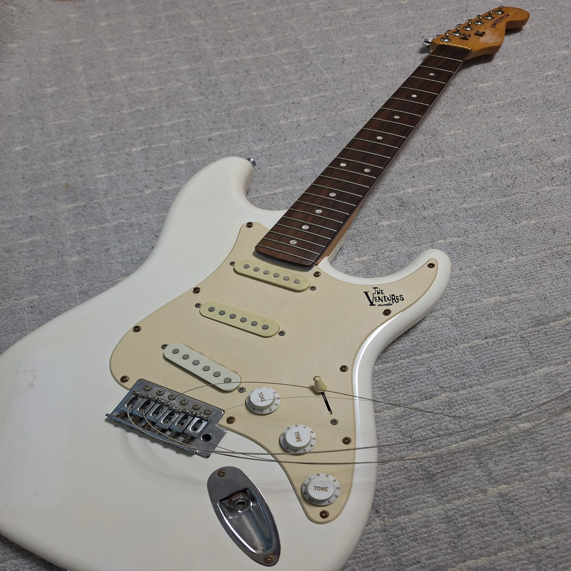 ジャンクログ Fender stratocaster(？)｜ひっP